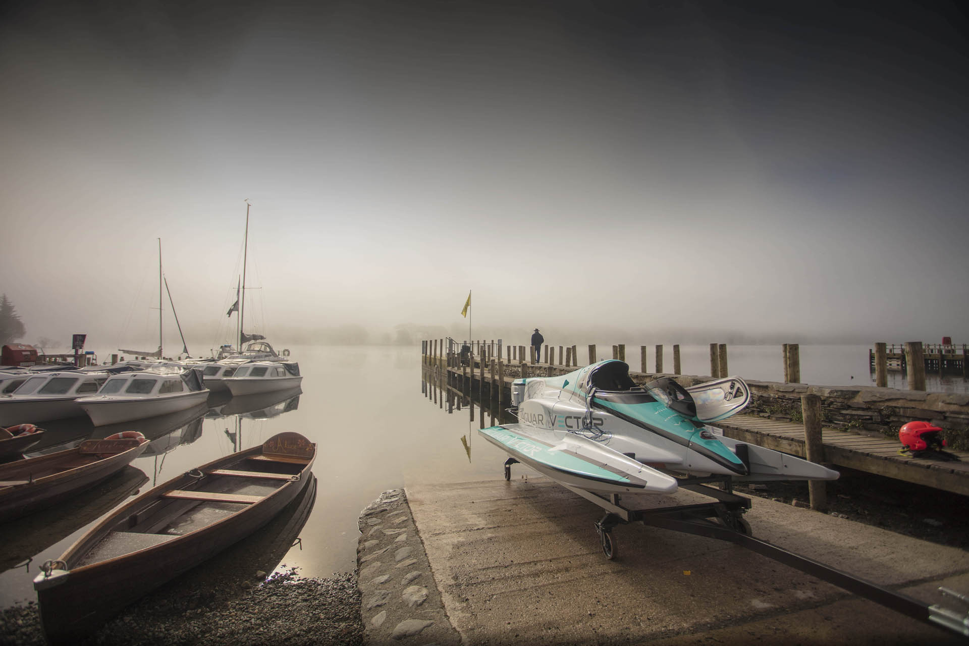 Jaguar Vector Racing 1 copy Jaguar Vector Racing Made The World’s Fastest Electric Motorboat