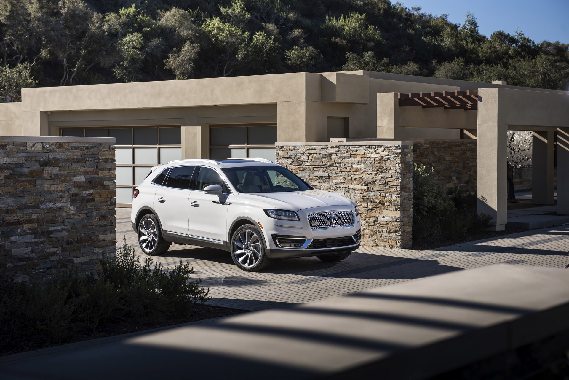 Lincoln-Nautilus-34 2019 Lincoln Nautilus Configurator Launched, Pricing Starts At $40,340