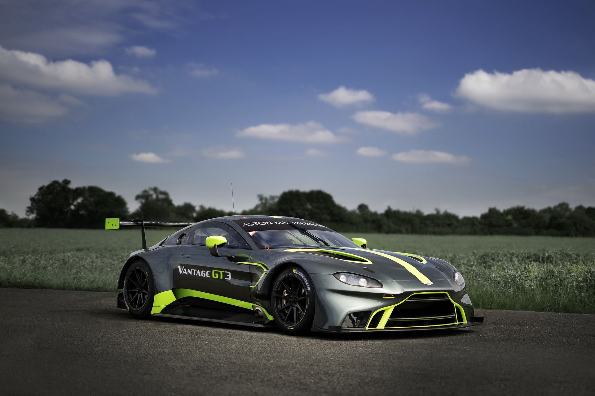 AstonMartin-Vantage-GT3-GT4-05 Aston Martin Debuts Vantage GT3 And GT4 Race Cars At Le Mans