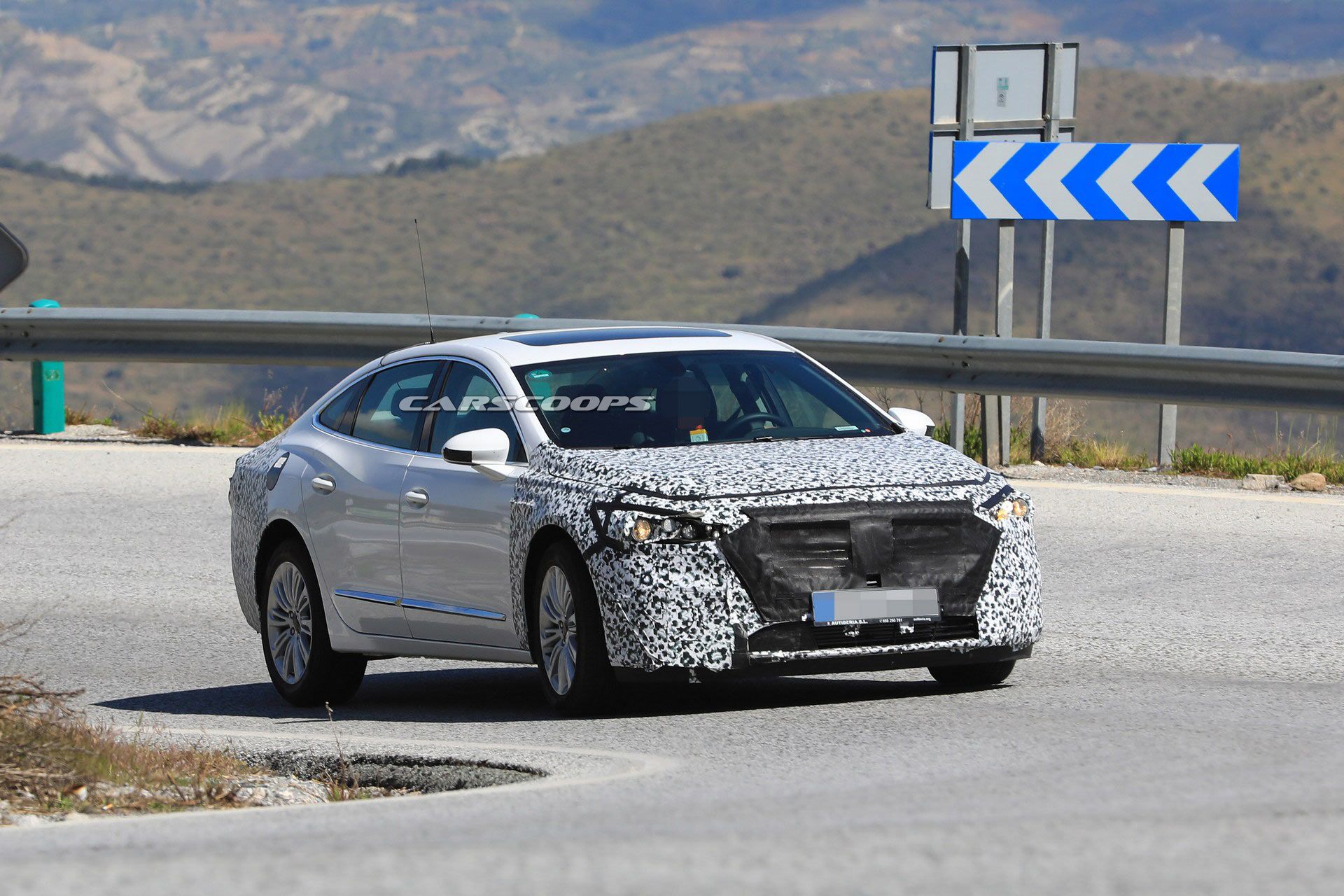 Buick-LaCrosse-Facelift-1 2020 Buick LaCrosse Facelift Spied With Minor Styling Changes