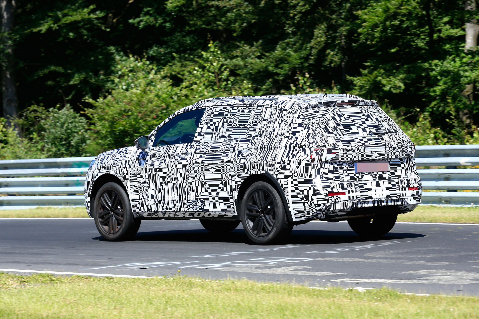 seat-tarraco-prototype-spied-ring-6 Seat Tarraco Begins Track Testing Wearing Production Headlights And Taillights