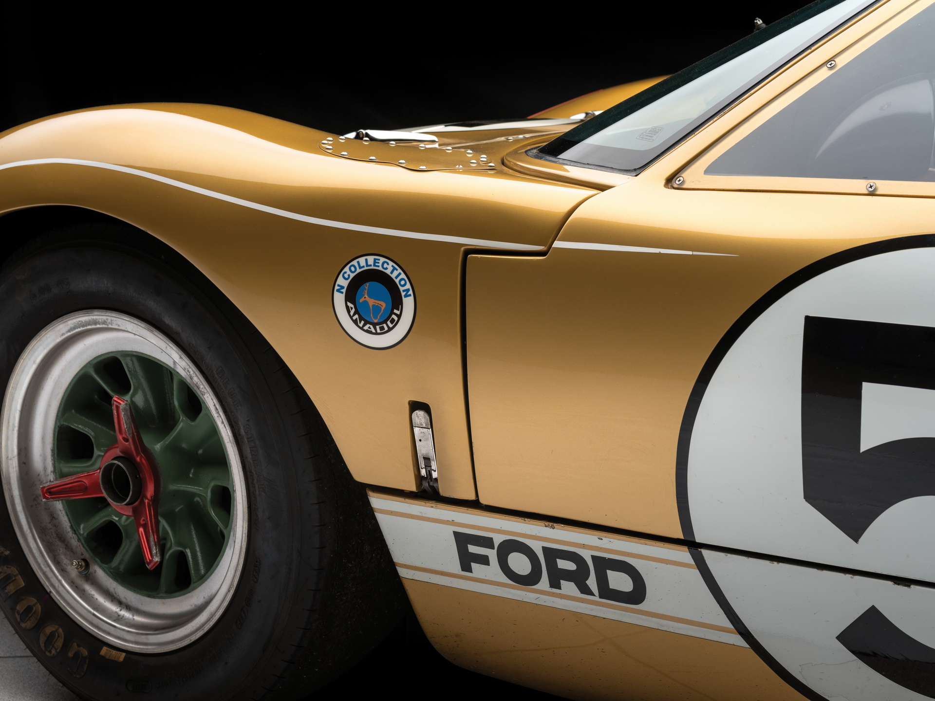 1966-Ford-GT40_8 Original Le Mans-Conquering 1966 Ford GT40 Goes Under The Hammer