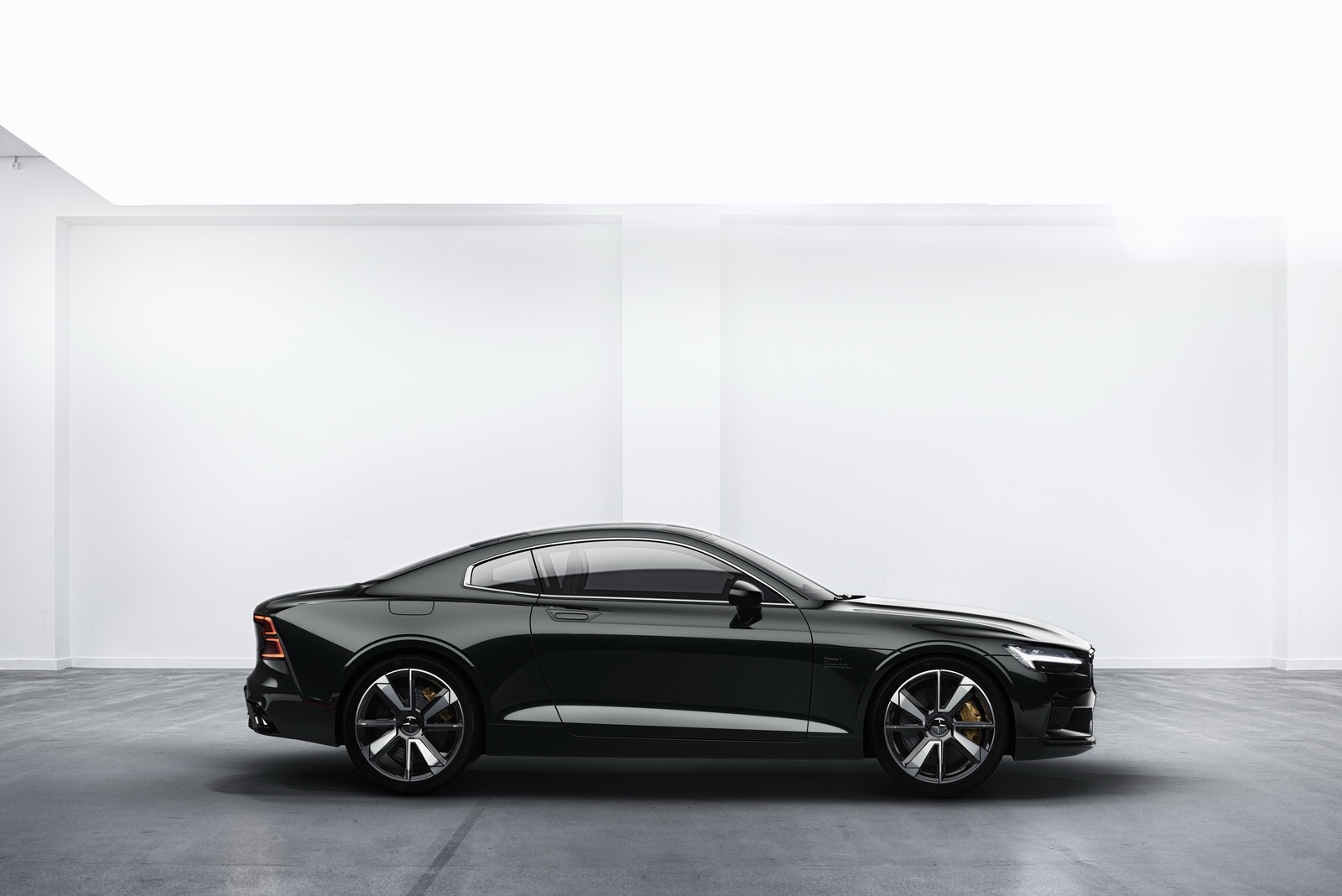 Polestar-One-24 Polestar One Saved 507lbs Off Its Weight Thanks To Carbon Fiber