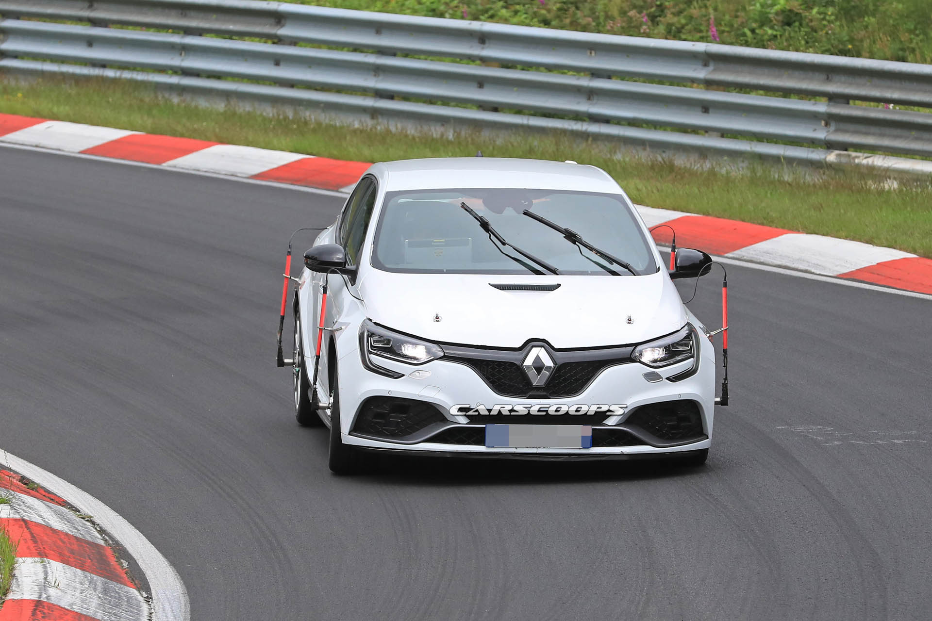 renault-megane-rs-trophy-spy-08 Renault’s Gunning For Ring Record With New Megane RS Trophy