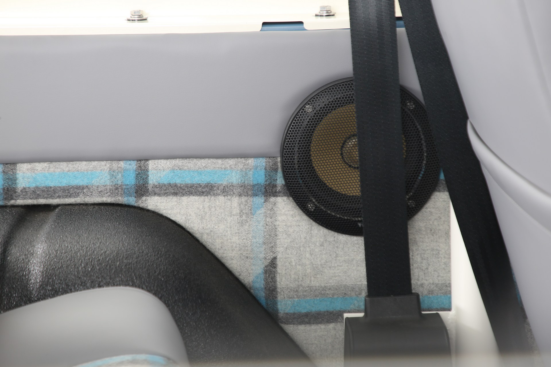 Icon-Ford-Bronco-Old-School-14 Why Wait For An All-New Ford Bronco When You Get Icon’s Old School BR