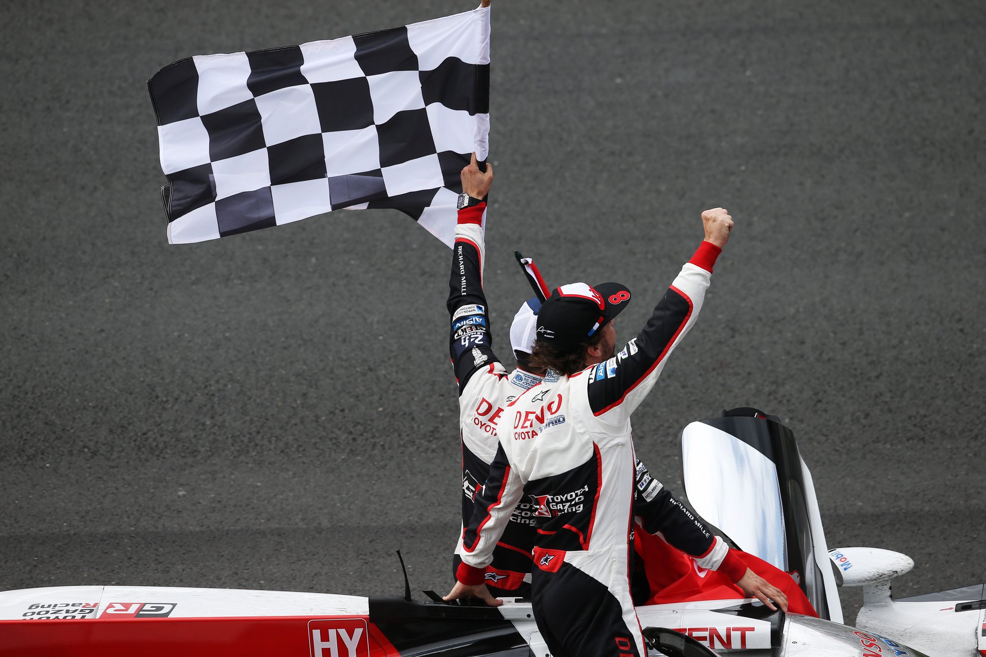Toyota-Le-Mans-24-Hours-Fernando-Alonso-27 Toyota Wins At Le Mans With Fernando Alonso, Nakajima, and Buemi