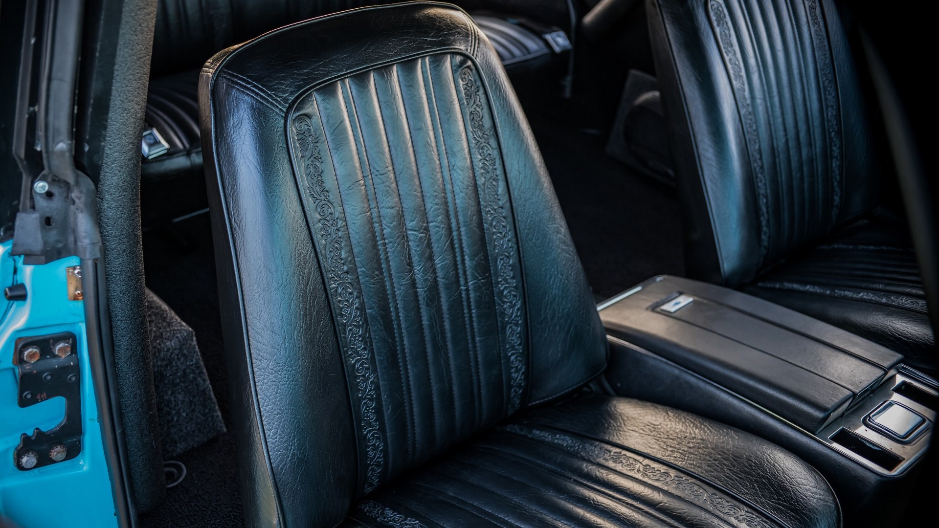 1972-Chevrolet-K5-Blazer-30 Not A Fan Of The 2019 Chevrolet Blazer? This 1972 K5 Might Be Up Your Alley