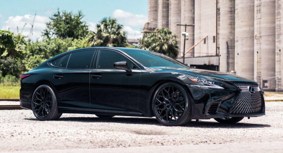  Fifth-Gen Lexus LS Can Rock A Dark Theme As Well As Any Car