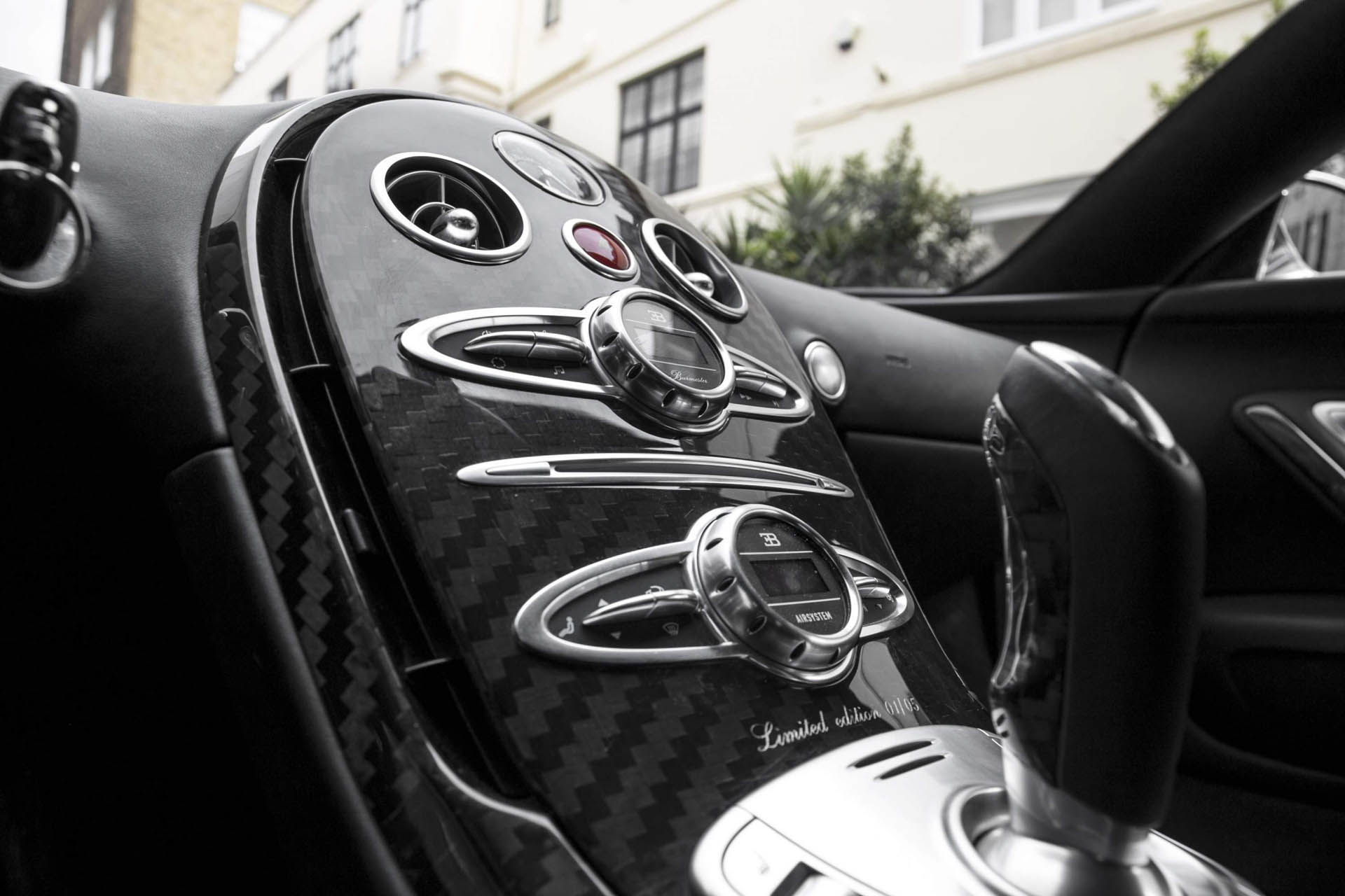 chrome-carbon-2008-bugatti-veyron-24 Chrome And Carbon Bugatti Veyron Would Sure Look Sweet In Your Driveway