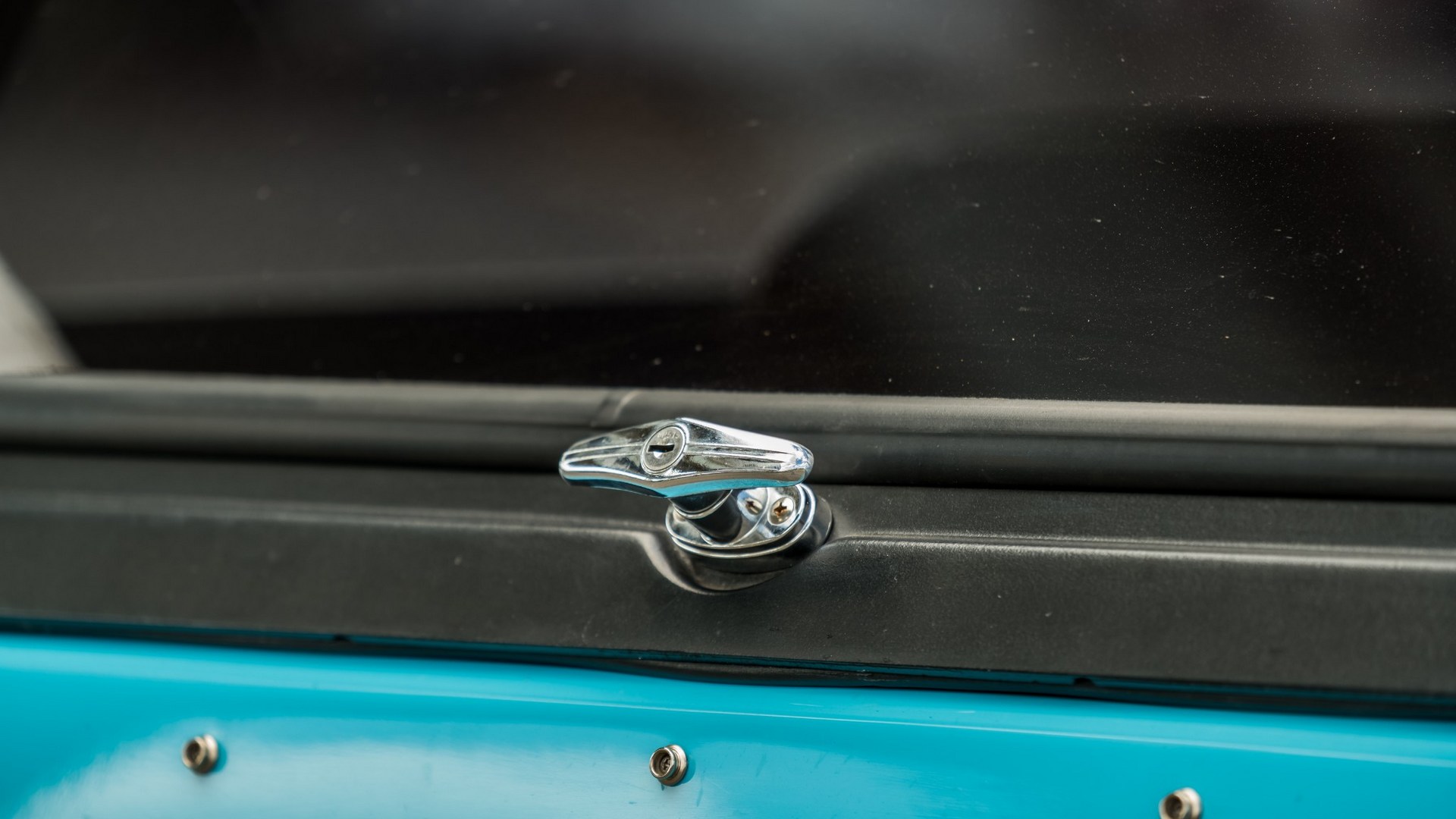 1972-Chevrolet-K5-Blazer-24 Not A Fan Of The 2019 Chevrolet Blazer? This 1972 K5 Might Be Up Your Alley