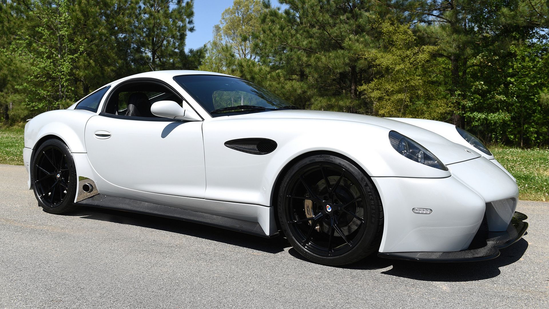 Panoz-Self-Healing-Paint-1 Panoz Is Very Much Alive, Offers Self-Healing Paint On All Its Models