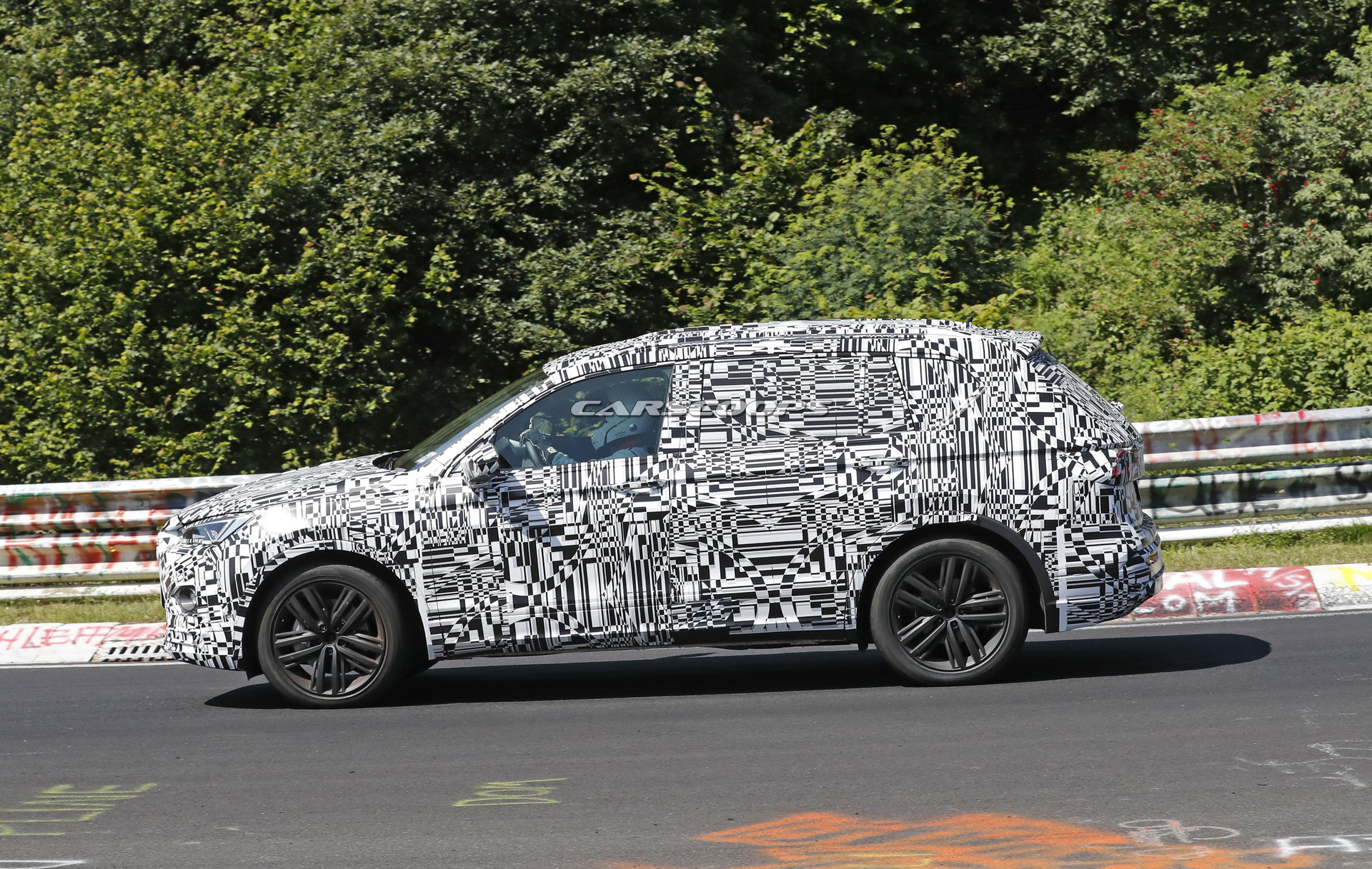 seat-tarraco-prototype-spied-ring-14 Seat Tarraco Begins Track Testing Wearing Production Headlights And Taillights