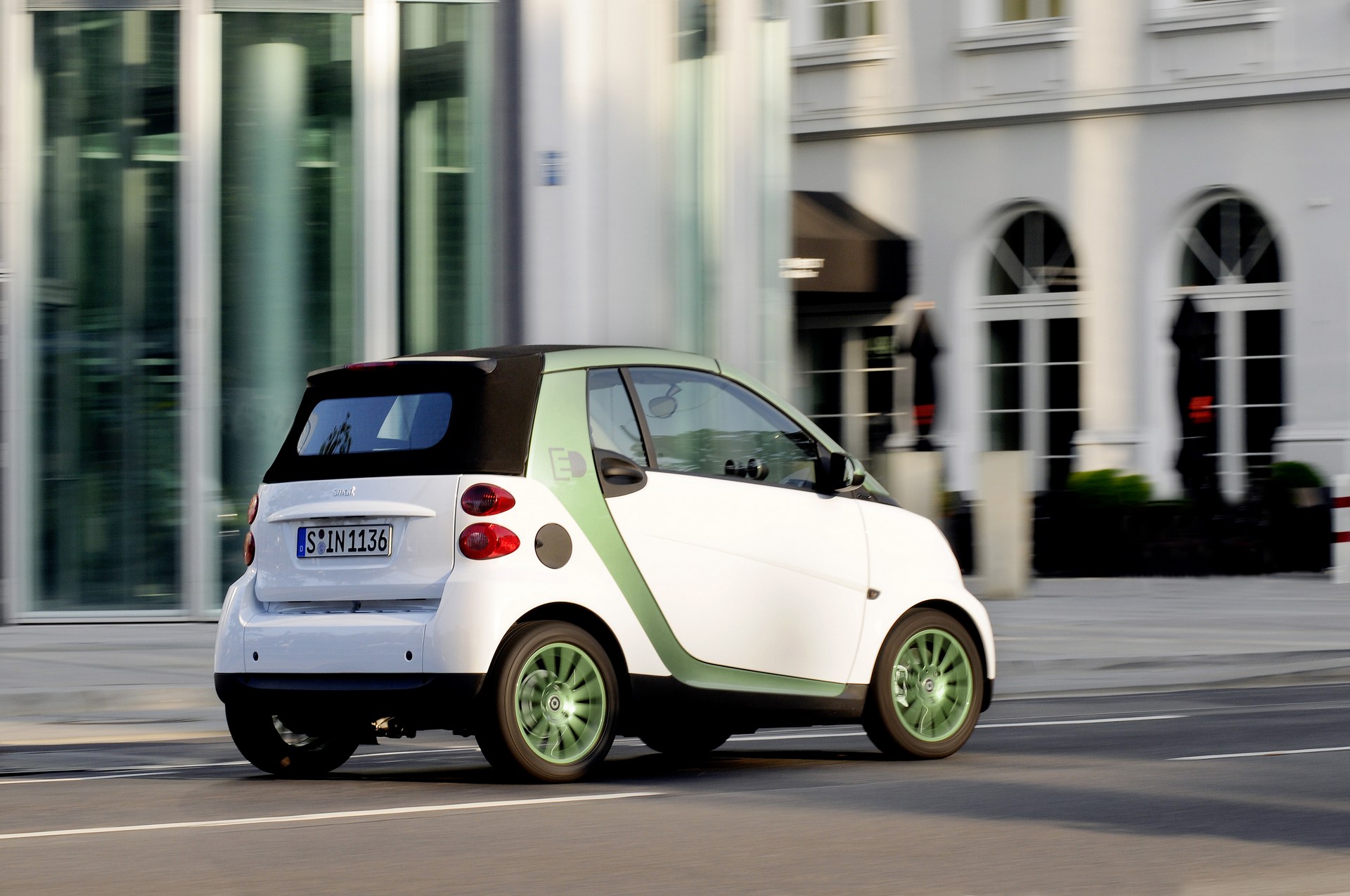 Smart-20th-Anniversary-30 Smart Celebrates 20 Years Of Production As EV Switch Causes Sales To Tumble