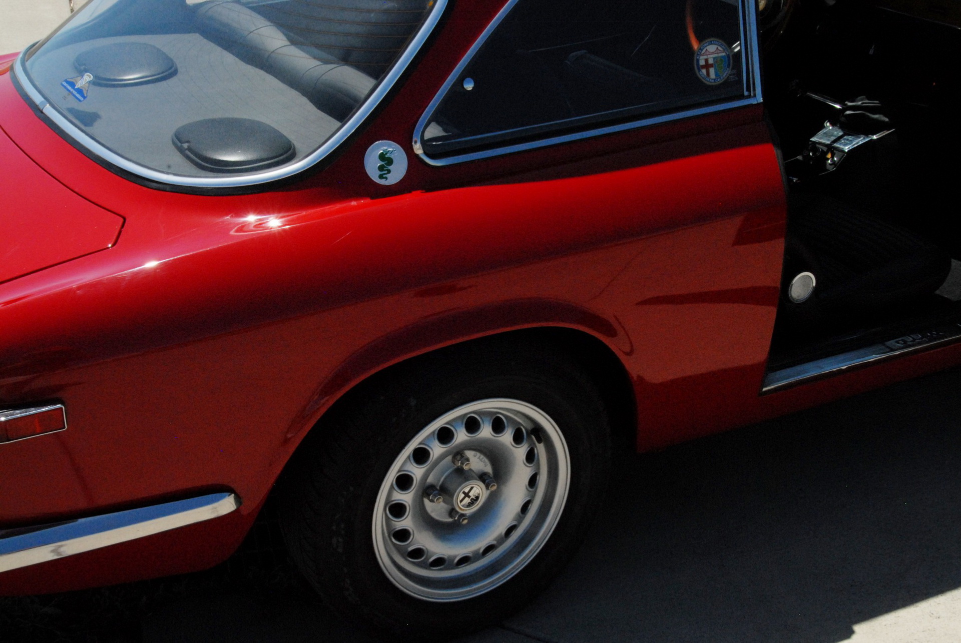 1974-alfa-romeo-gtv-bat-auction-50 Bid On This Alfa Romeo 2000 GT Veloce, Make Other Car Enthusiasts Jealous