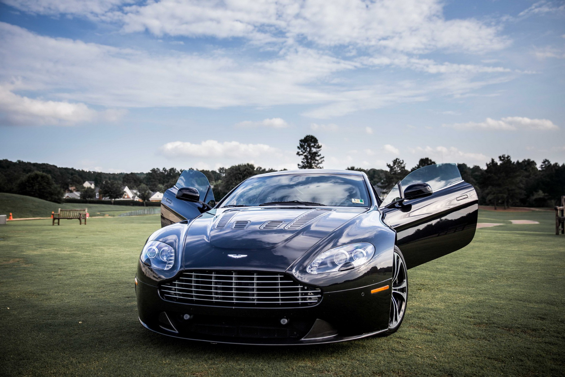 AM-V12-Vantage-01 A Manual Aston Martin V12 Vantage Is The Greatest Supercar Bargain Right Now