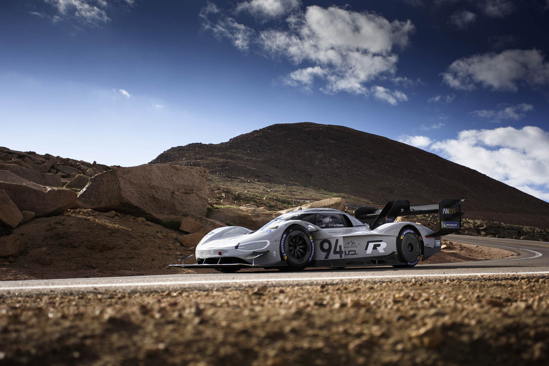 vw-id-r-pikes-peak-record-11 Volkswagen ID R Shatters The Pikes Peak Record At 7:57.148