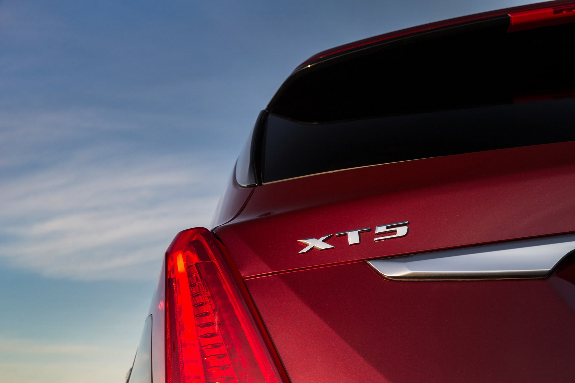 2018 Cadillac XT5 Platinum Cadillac XT5 Gets More Equipment, $1100-2500 Price Hike For 2019