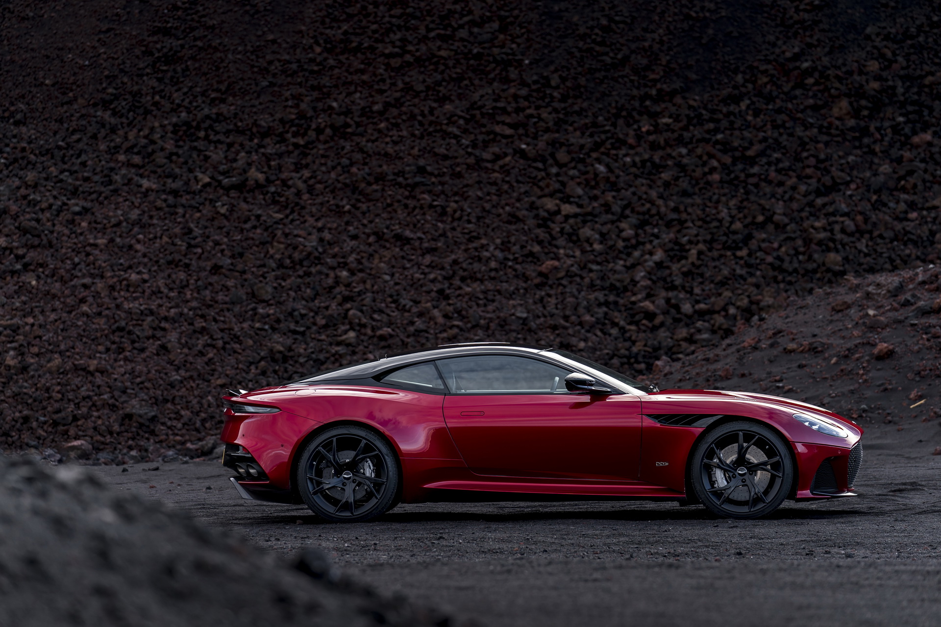 DBS-Superleggera-08 2019 Aston Martin DBS Superleggera Is A Ferrari-Killing Sex Symbol With 715HP