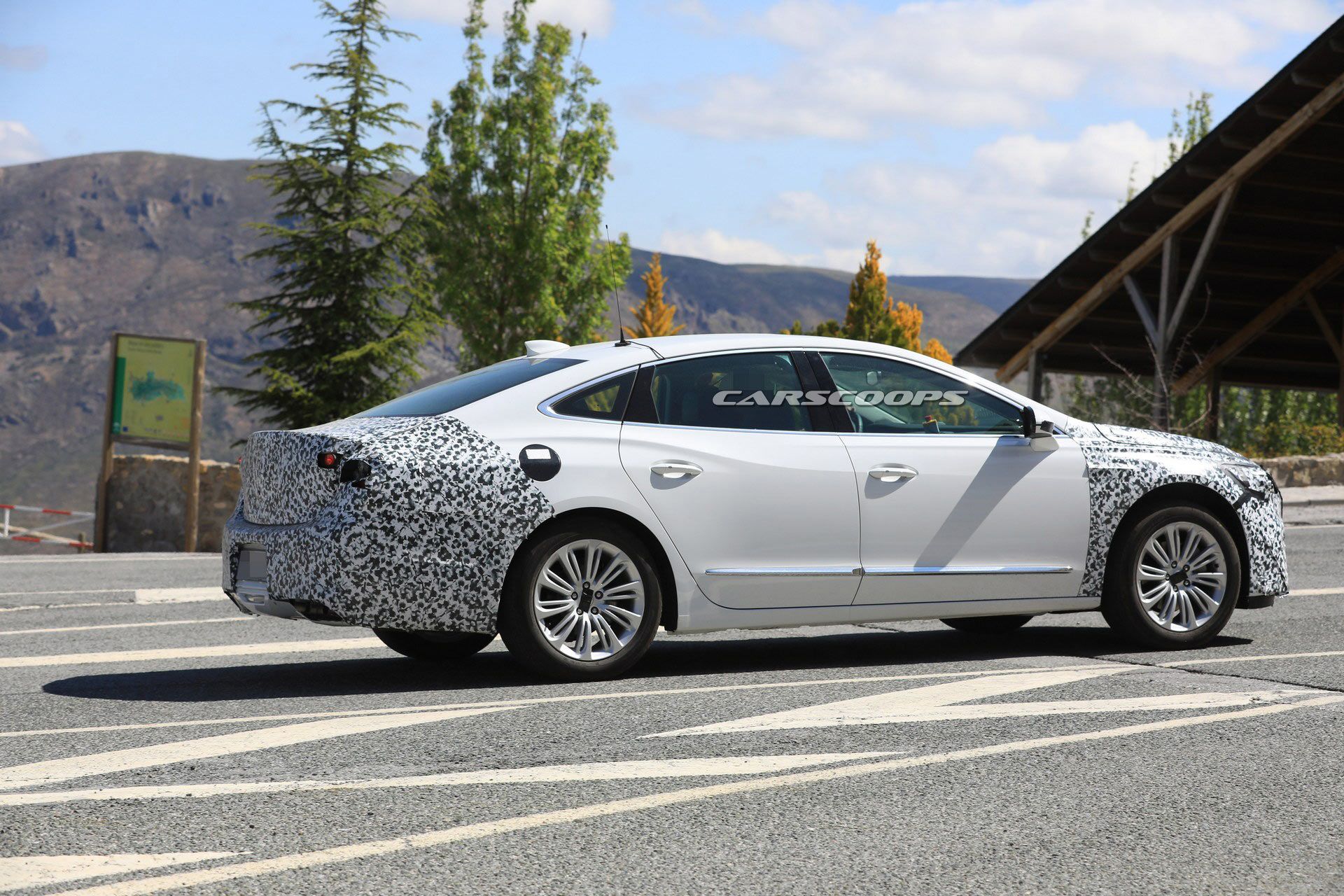 Buick-LaCrosse-Facelift-8 2020 Buick LaCrosse Facelift Spied With Minor Styling Changes