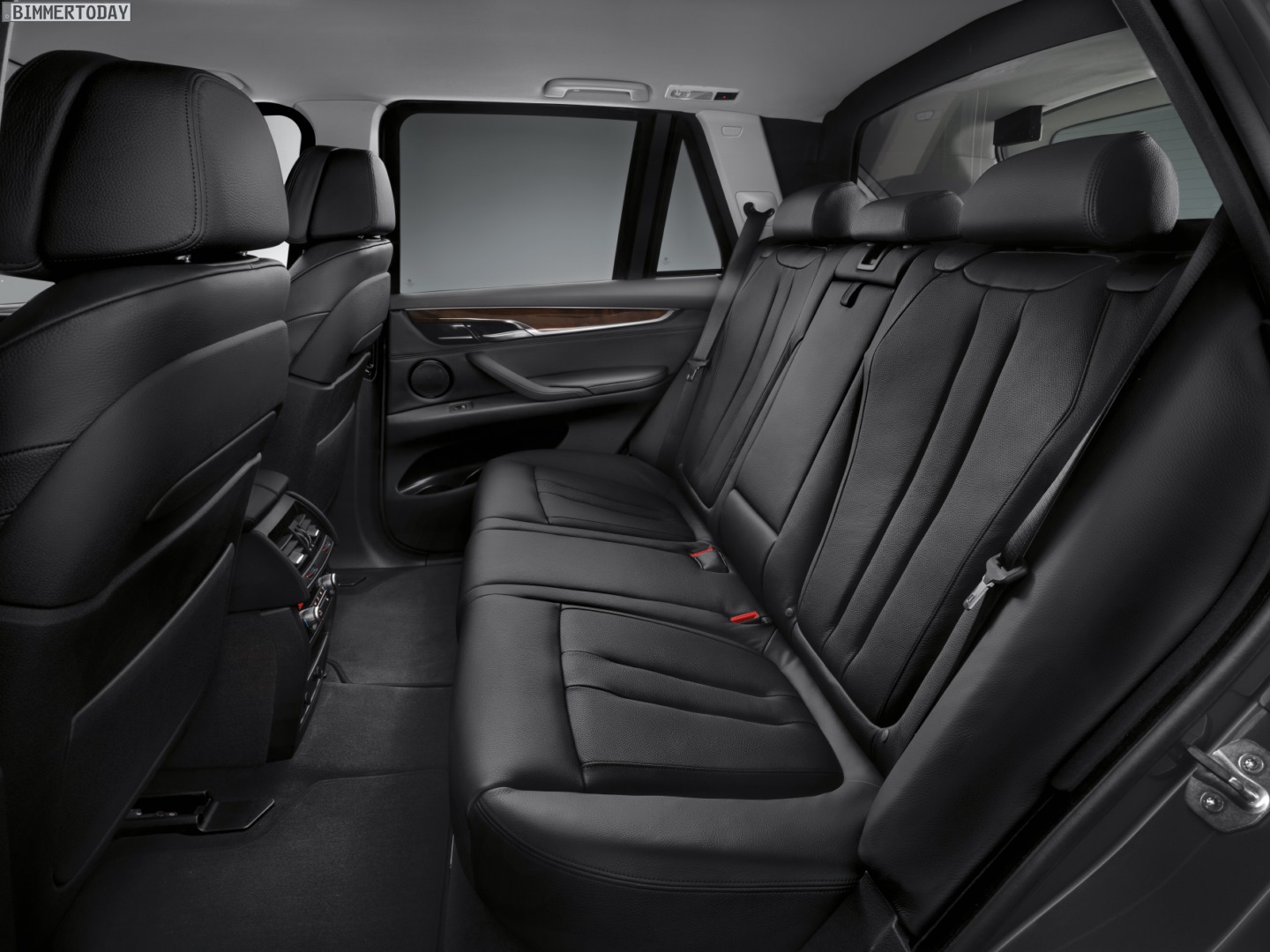 mexico-bulletproof-cars-rising-crime-3 Mexico Crime Wave Leads To Record Numbers Of Bulletproof Cars