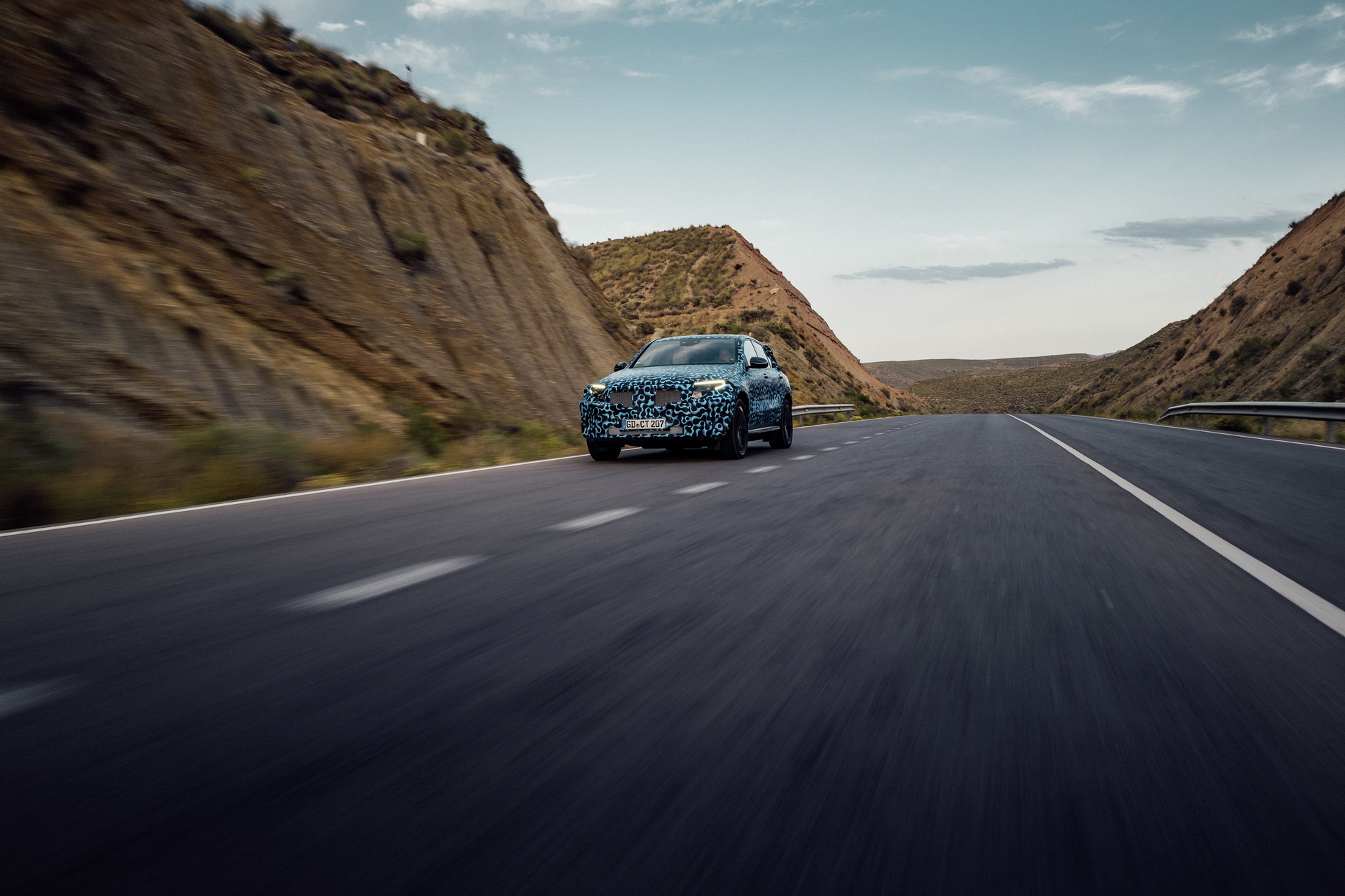 mercedes-benz-eqc-14 2020 Mercedes-Benz EQC Electric Crossover Switches To Blue Clothing As Production Nears