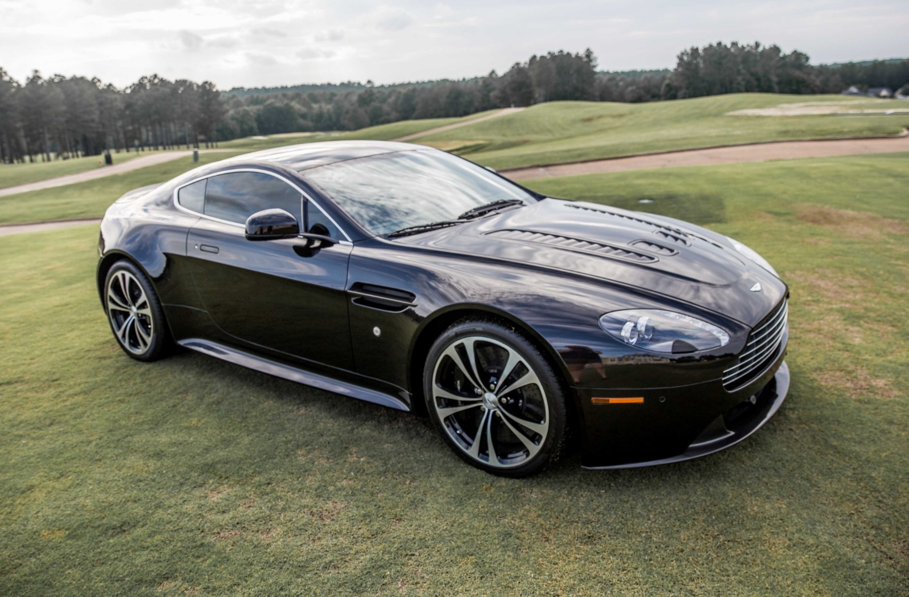 AM-V12-Vantage-03 A Manual Aston Martin V12 Vantage Is The Greatest Supercar Bargain Right Now