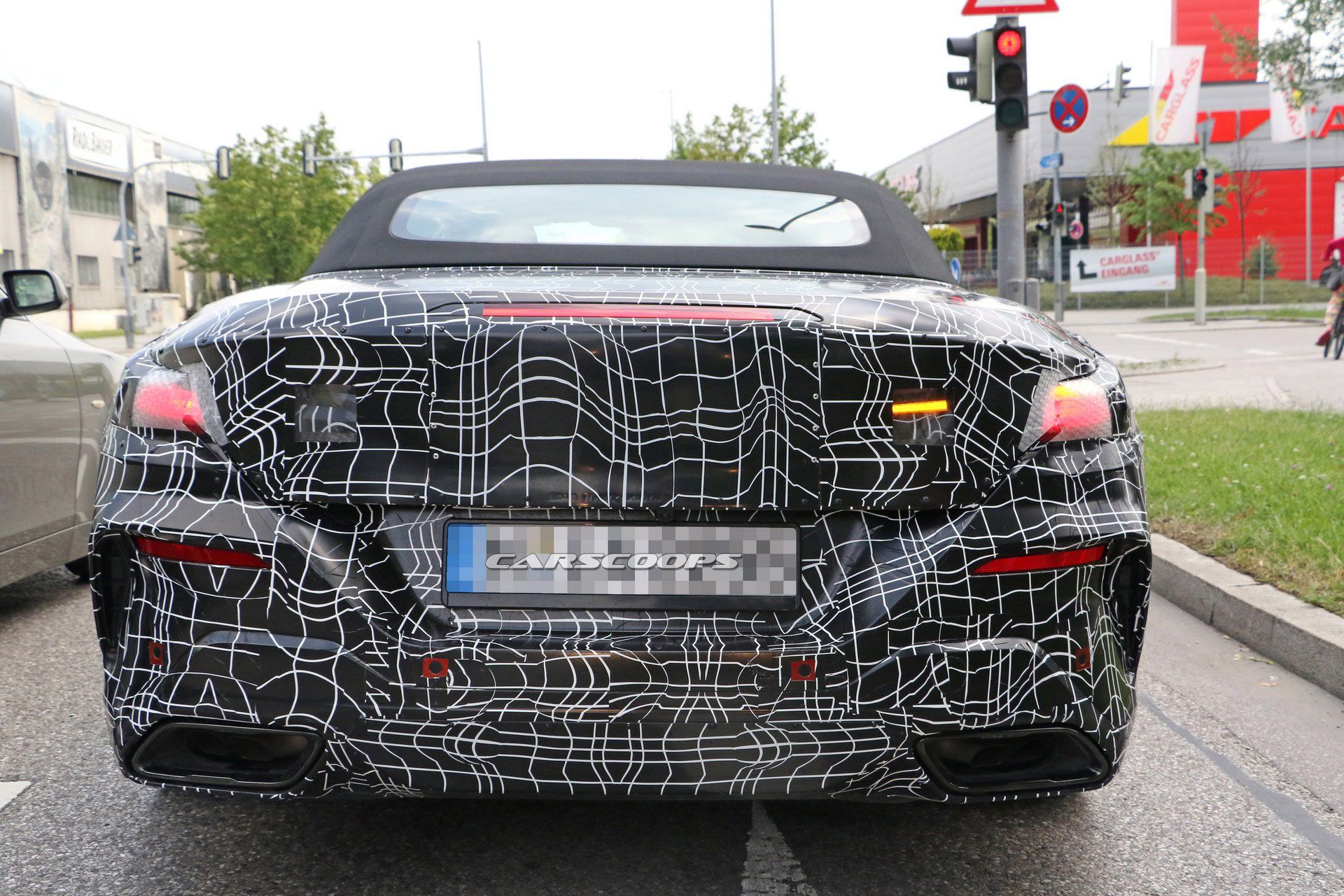 BMW-8-Series-Convertible-7 BMW 8-Series Convertible Caught Naked Ahead Of Next Week’s Unveiling