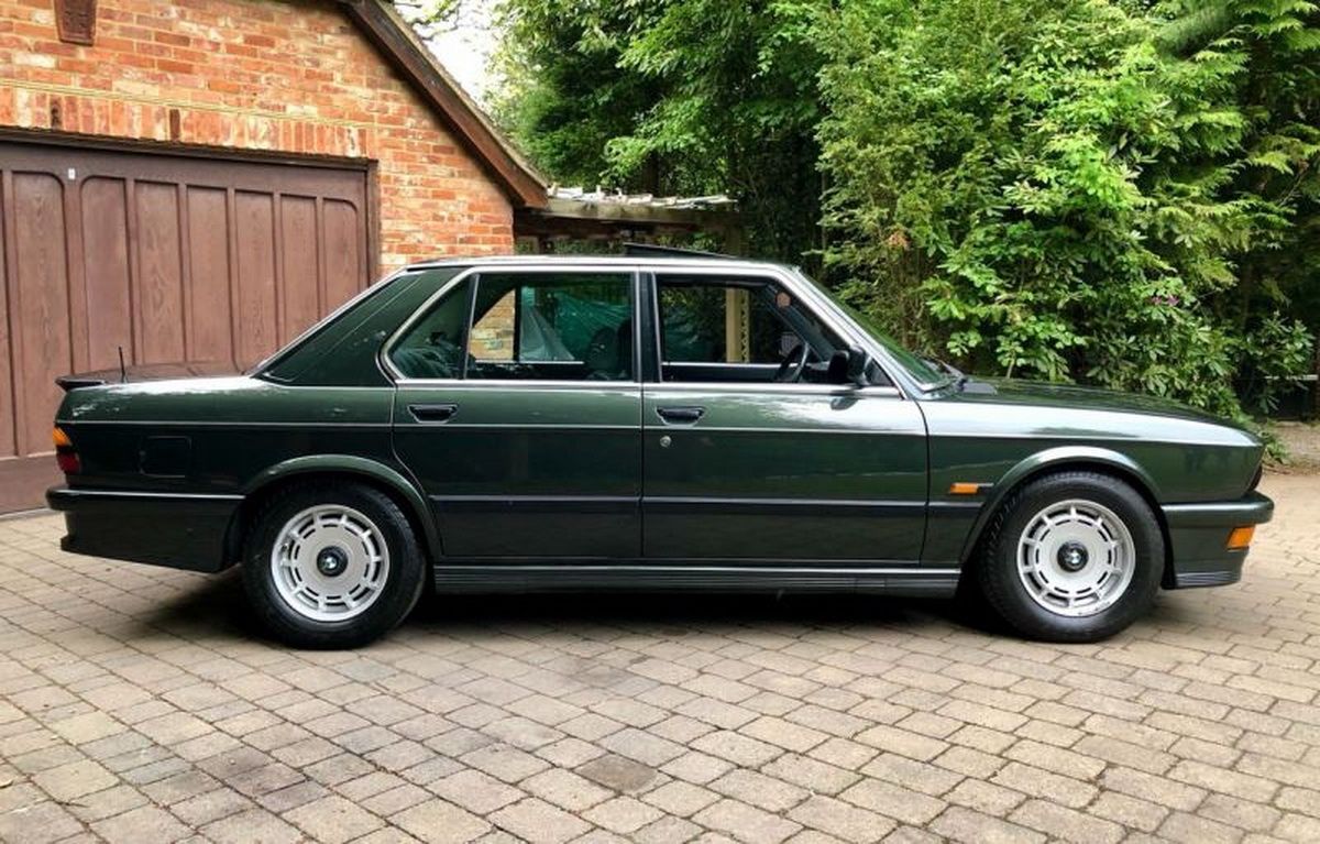 1985 Bmw E28 M535i Looking For A New Owner After 28 Years Of Storage Carscoops