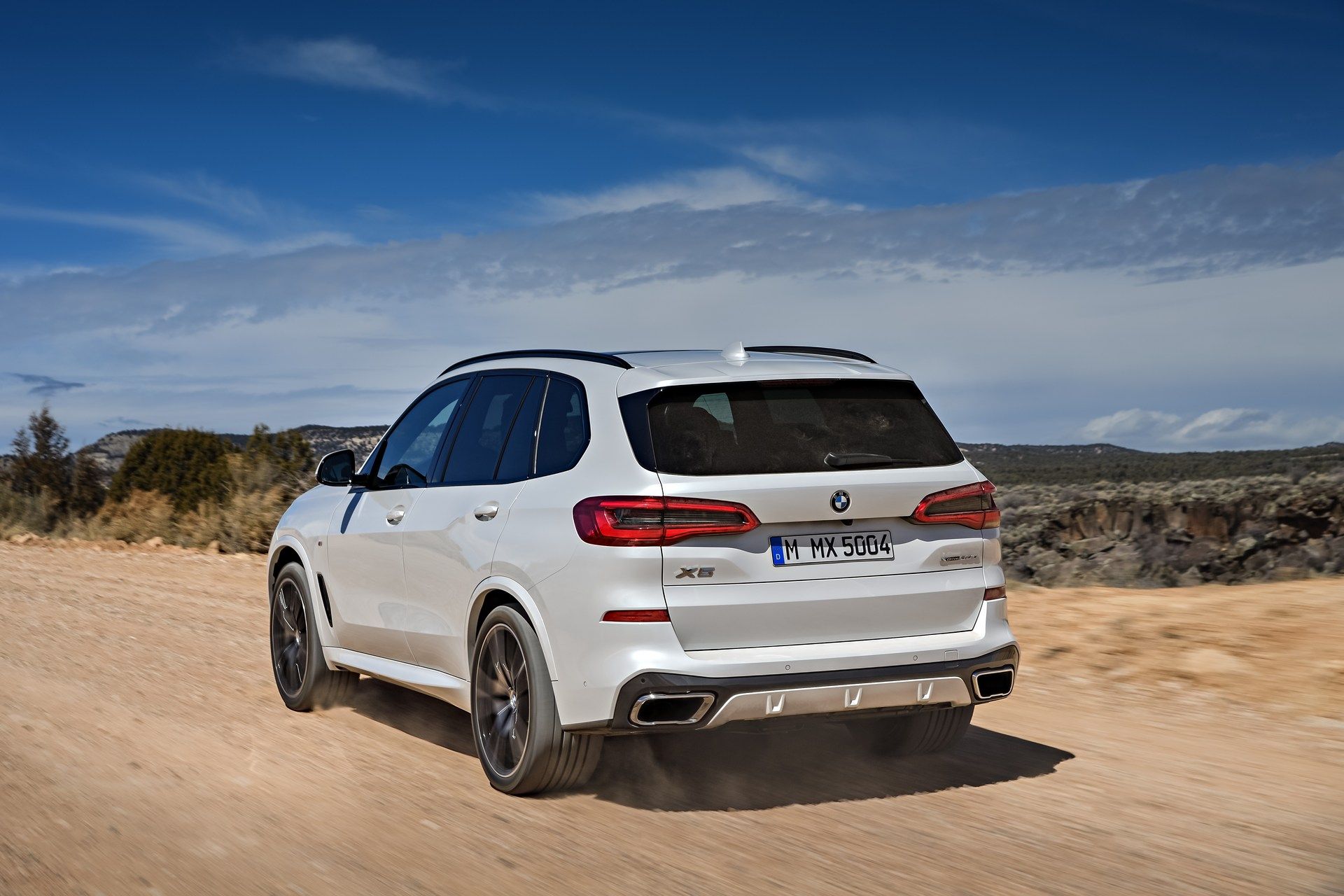 BMW-X5-15 Official: 2019 BMW X5 Becomes Bigger And Bolder To Battle Mercedes’ GLE