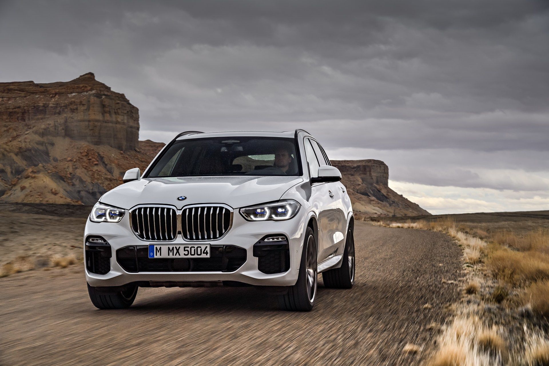 BMW-X5-16 Official: 2019 BMW X5 Becomes Bigger And Bolder To Battle Mercedes’ GLE