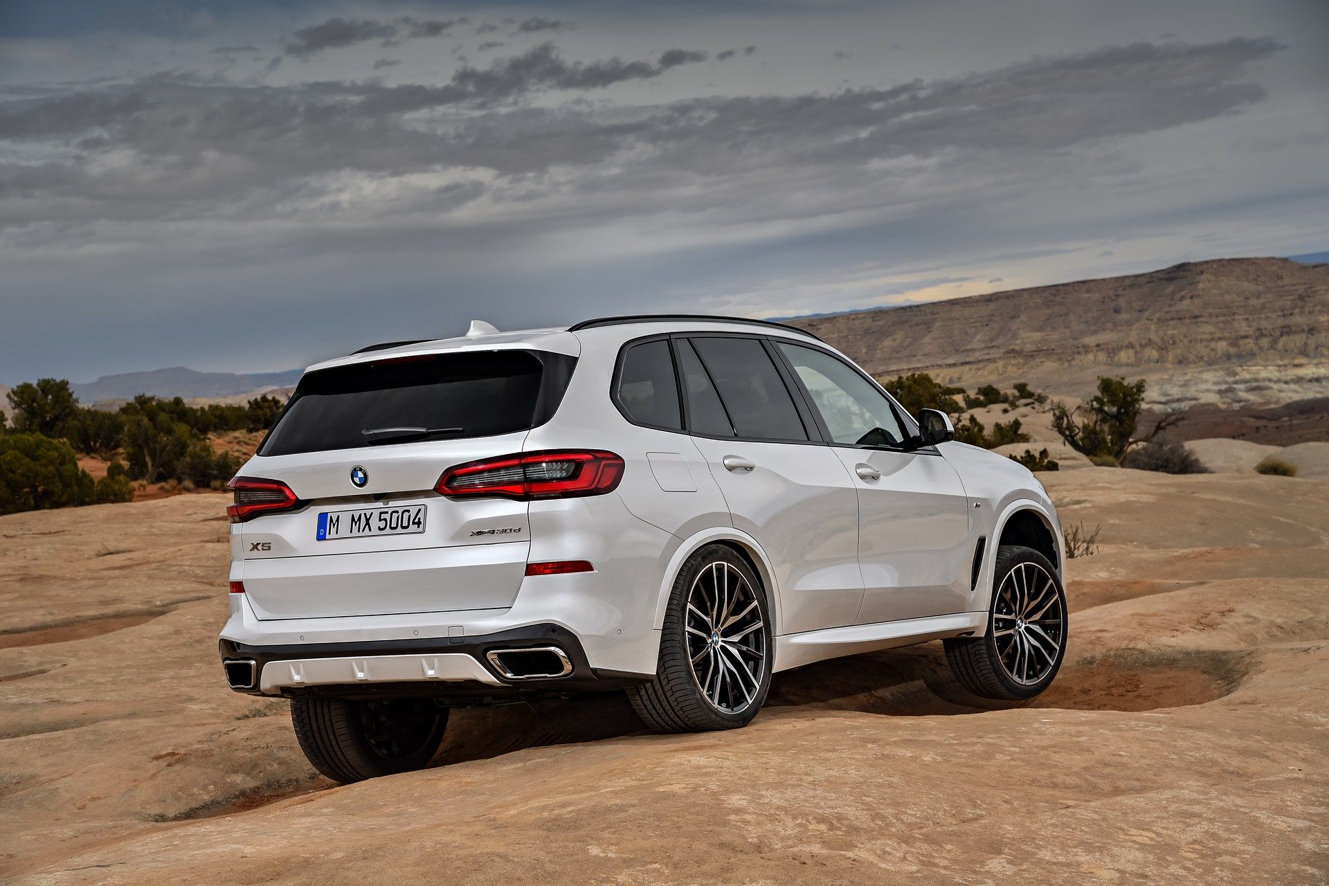 BMW-X5-19 Official: 2019 BMW X5 Becomes Bigger And Bolder To Battle Mercedes’ GLE