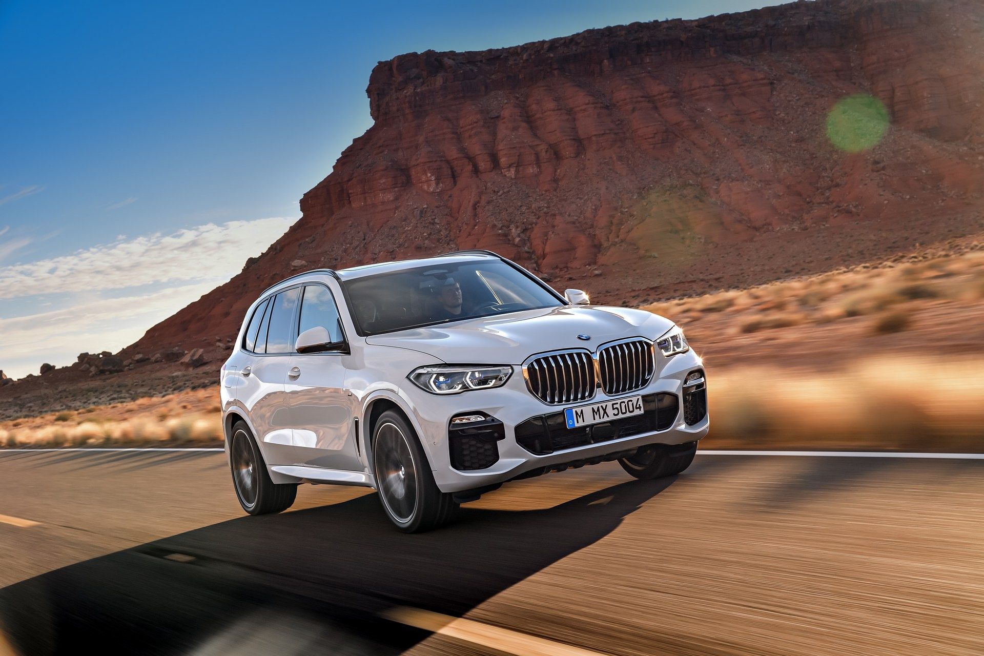 BMW-X5-2 Official: 2019 BMW X5 Becomes Bigger And Bolder To Battle Mercedes’ GLE