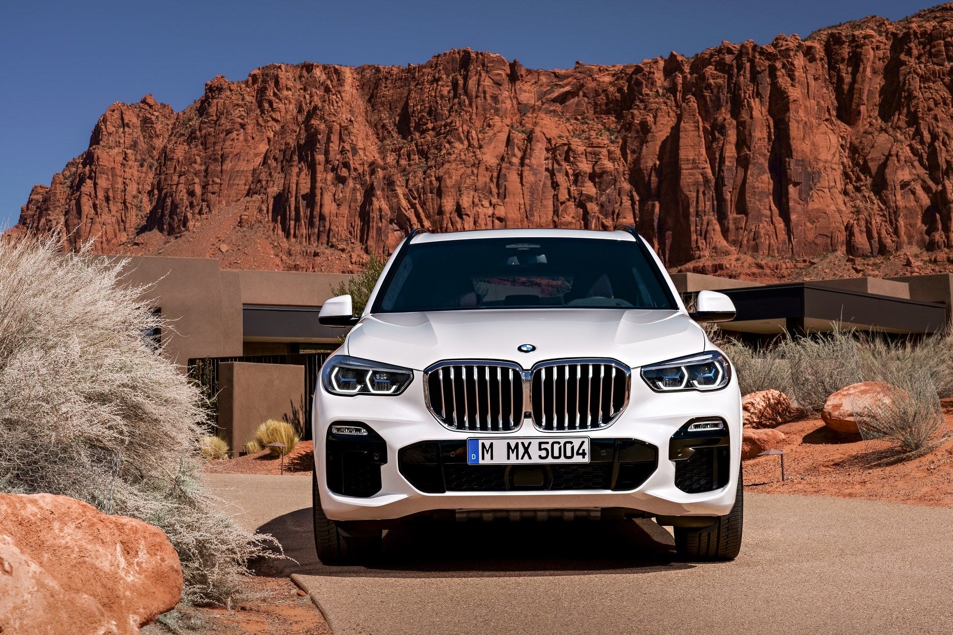 BMW-X5-26 Official: 2019 BMW X5 Becomes Bigger And Bolder To Battle Mercedes’ GLE