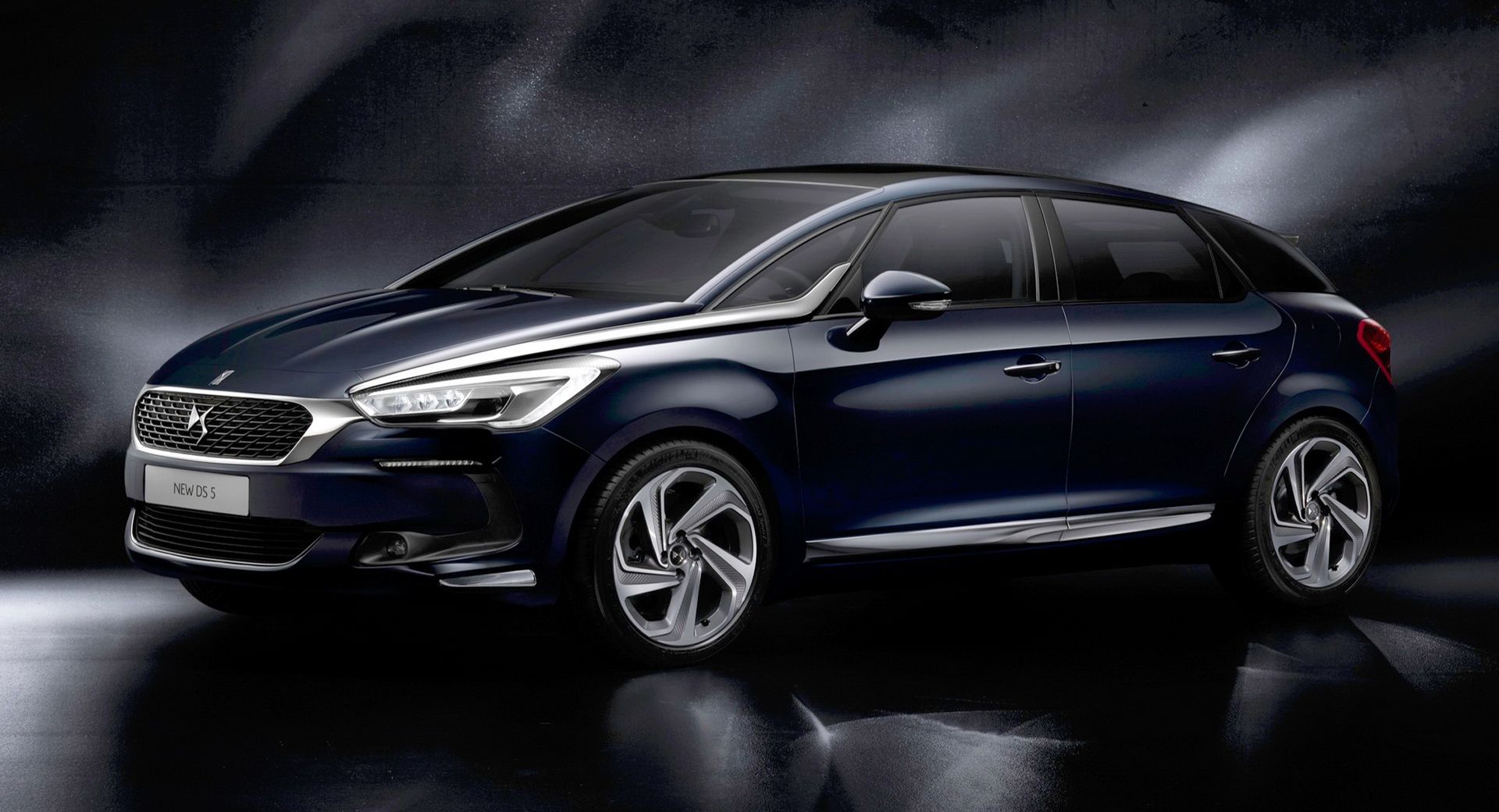DS5-1 DS 4 And DS 5 Hatchbacks Were Canned Due To Very Poor Sales