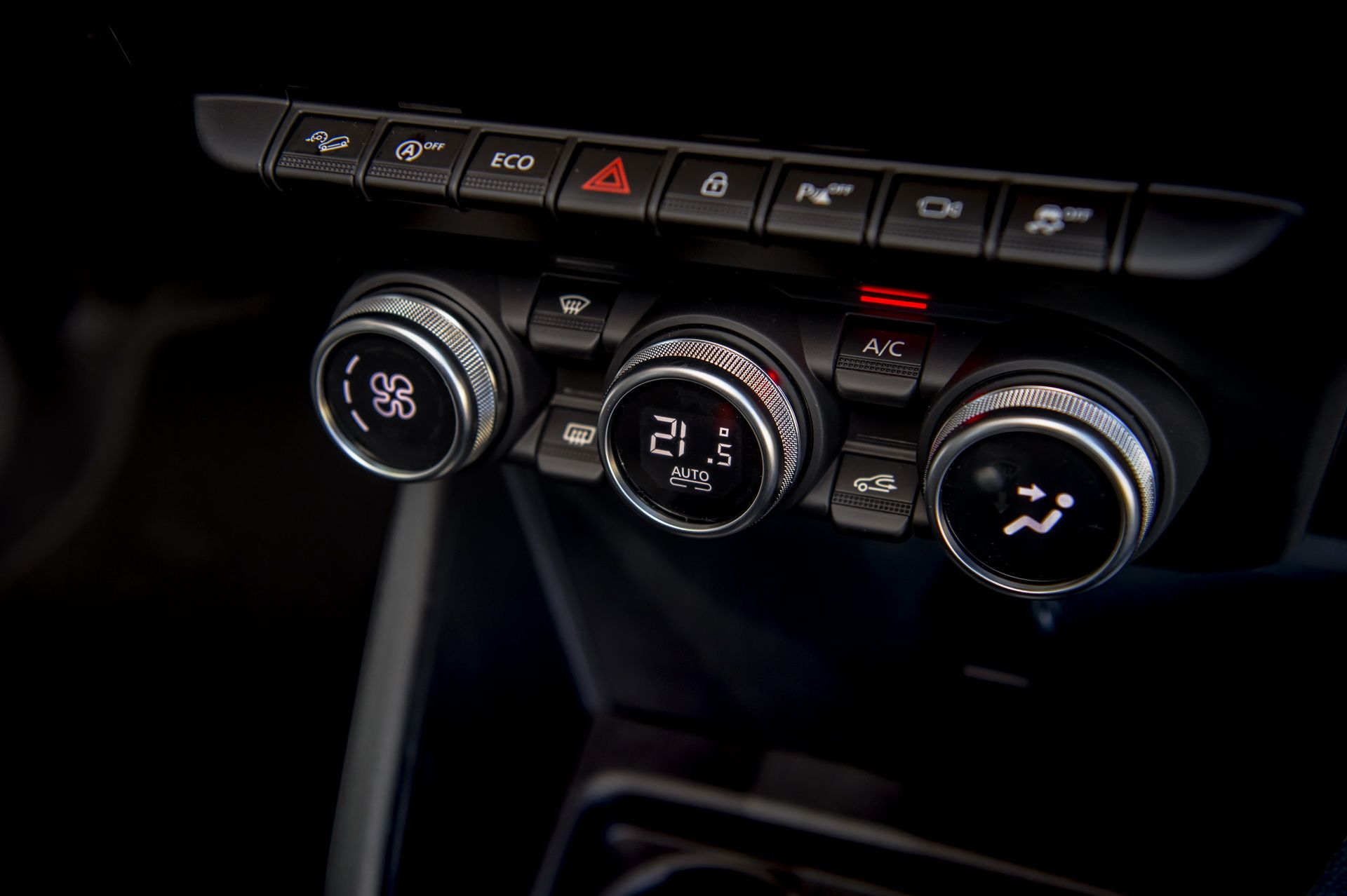 Dacia-Duster-UK-06 New Dacia Duster Remains The Most Affordable SUV In The UK, Starts From £9,995 OTR