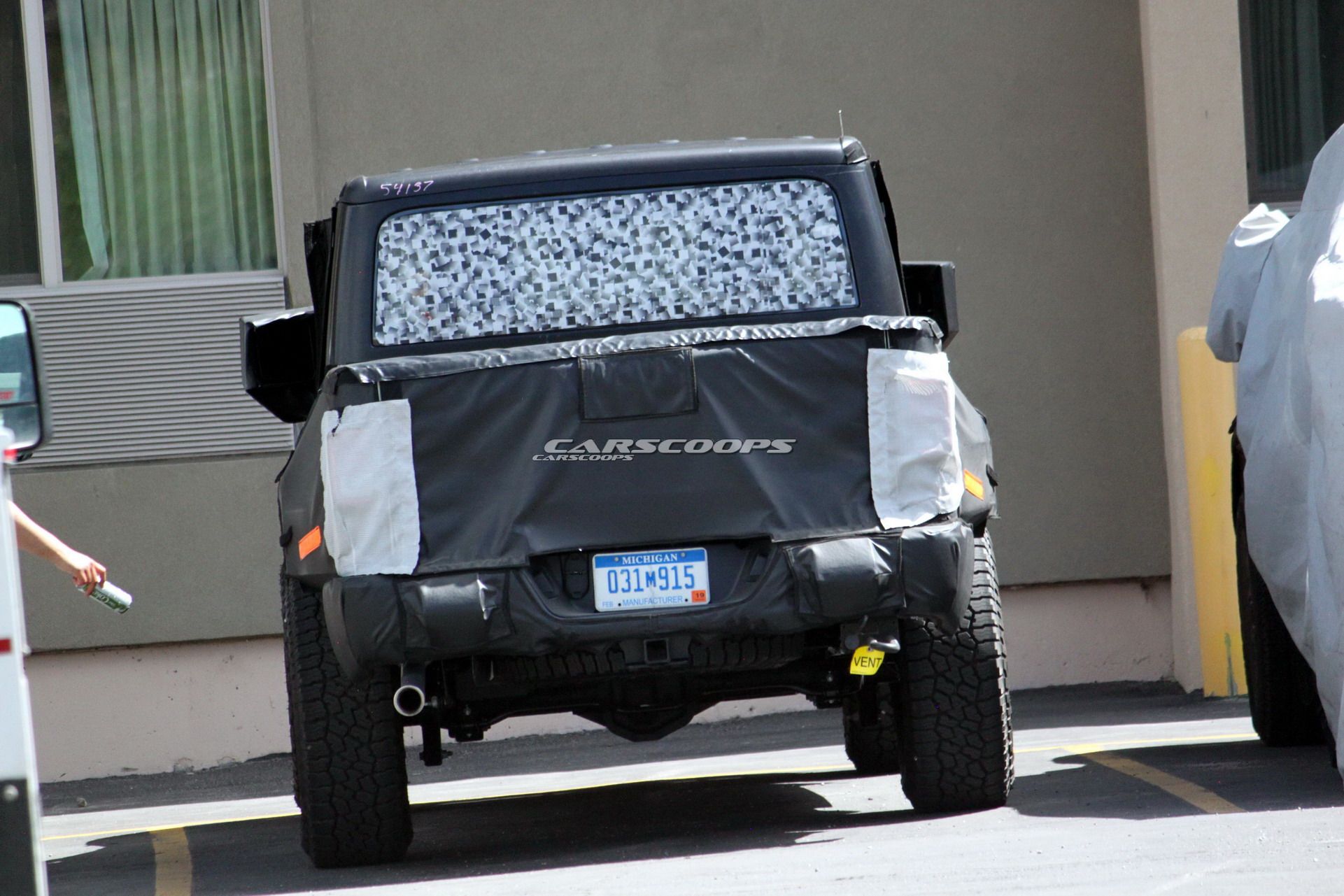 Jeep-Wrangler-Pickup-Scrambler 1 2019 Jeep Scrambler: Here’s What To Expect From The JL-Based Pickup Truck