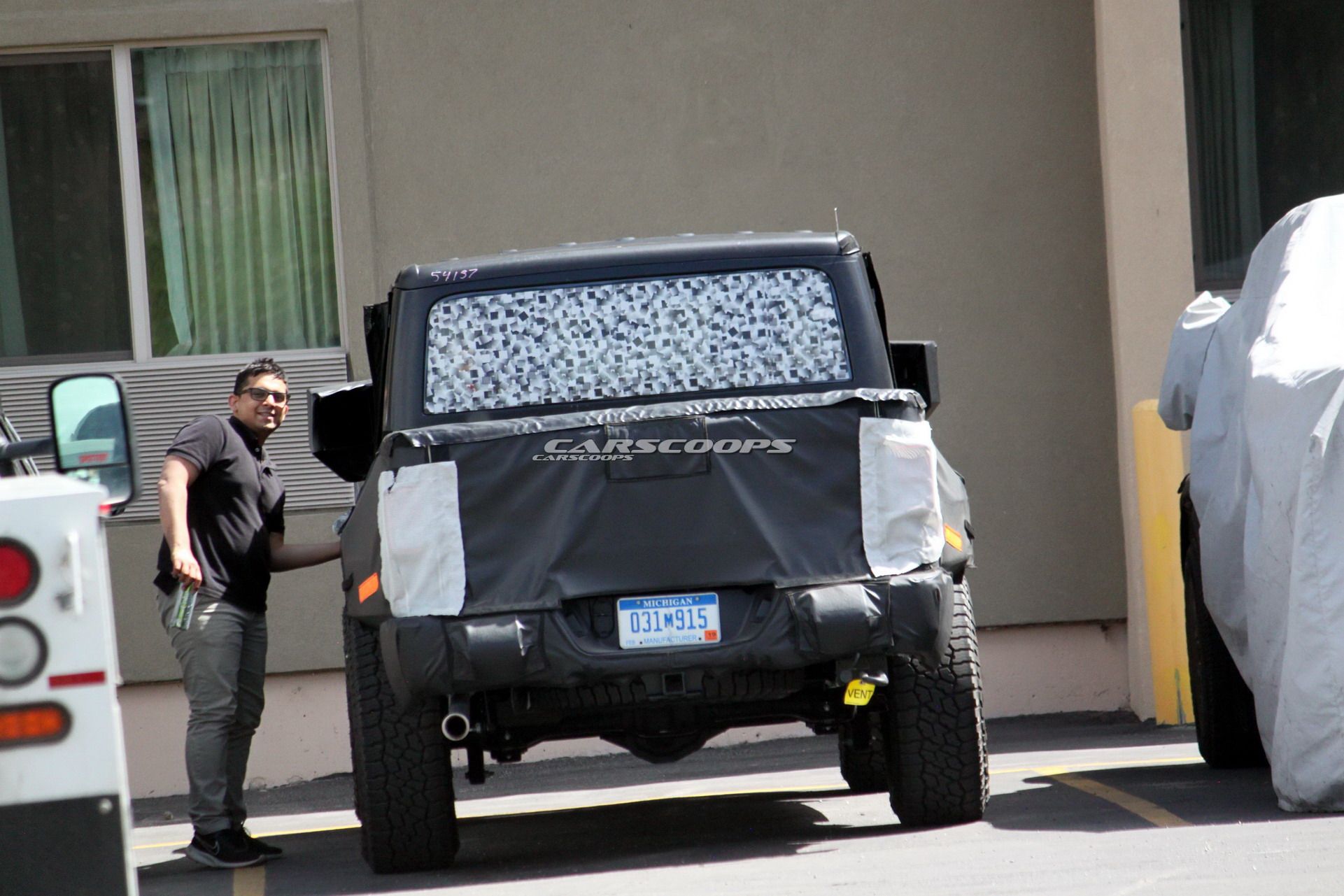 Jeep-Wrangler-Pickup-Scrambler 3 2019 Jeep Scrambler: Here’s What To Expect From The JL-Based Pickup Truck