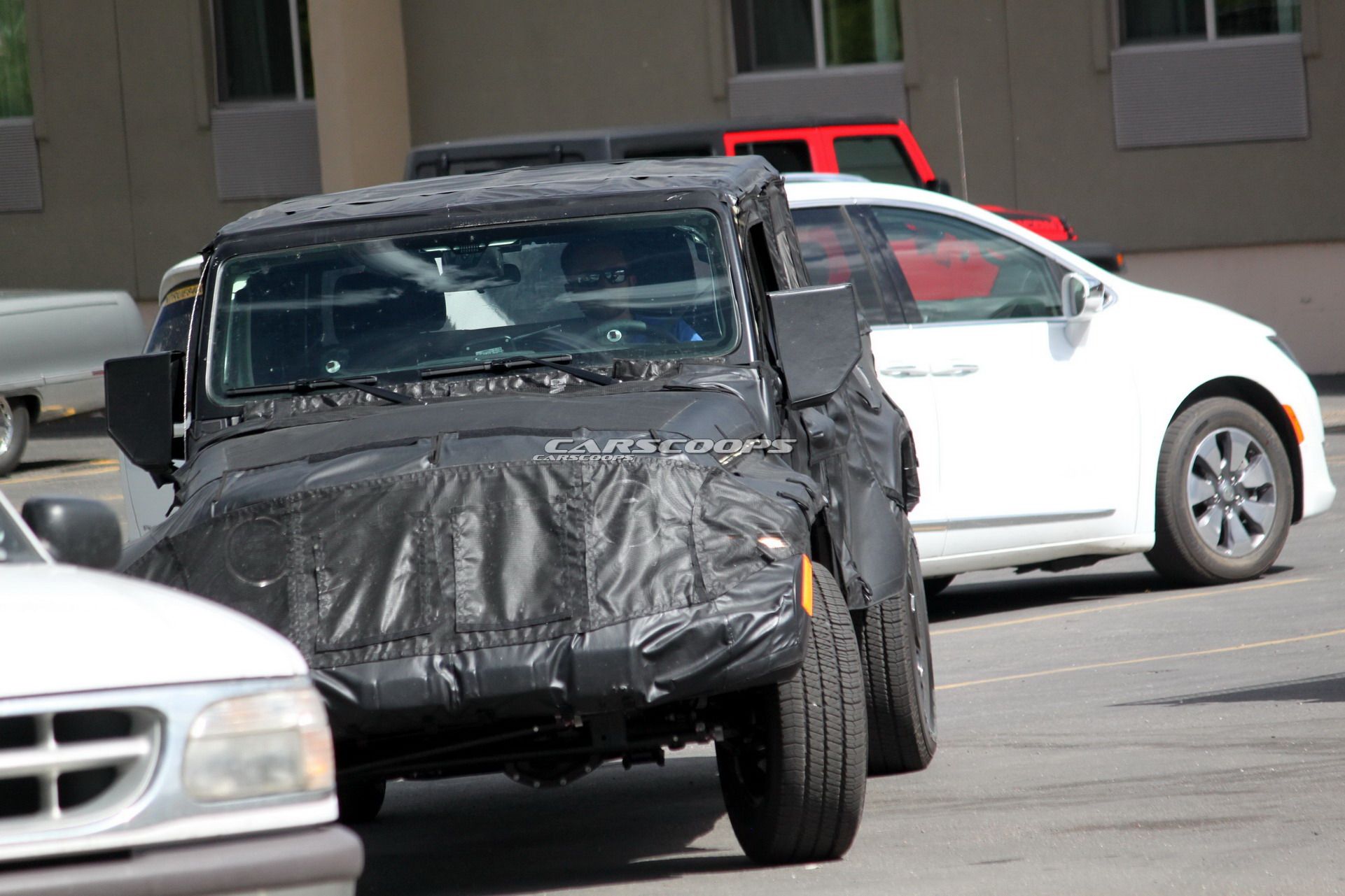 Jeep-Wrangler-Pickup-Scrambler 31 2019 Jeep Scrambler: Here’s What To Expect From The JL-Based Pickup Truck