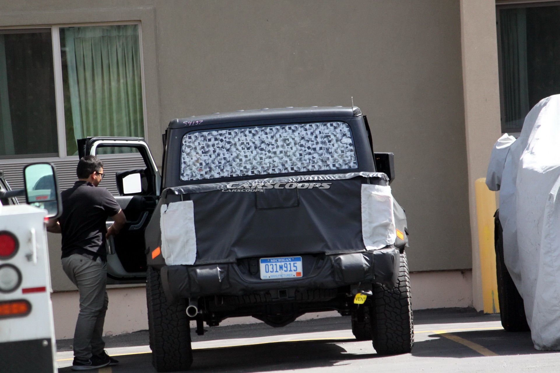 Jeep-Wrangler-Pickup-Scrambler 4 2019 Jeep Scrambler: Here’s What To Expect From The JL-Based Pickup Truck