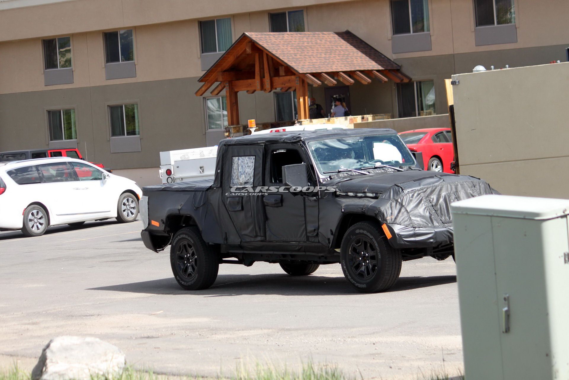 Jeep-Wrangler-Pickup-Scrambler 41 2019 Jeep Scrambler: Here’s What To Expect From The JL-Based Pickup Truck
