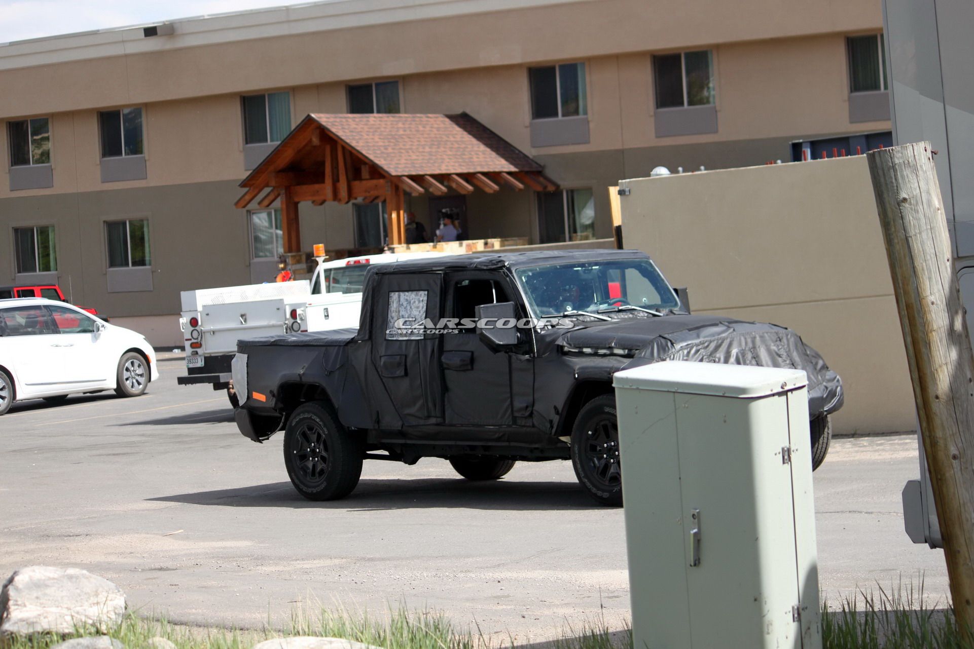 Jeep-Wrangler-Pickup-Scrambler 42 2019 Jeep Scrambler: Here’s What To Expect From The JL-Based Pickup Truck
