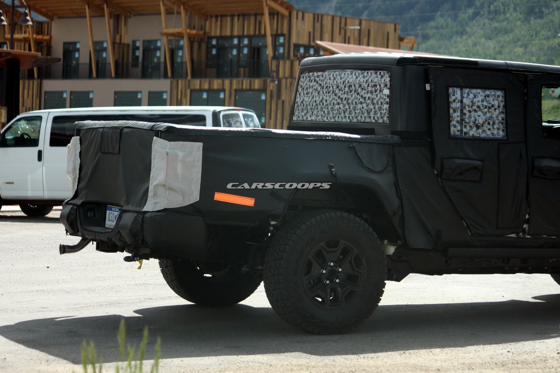 Jeep-Wrangler-Pickup-Scrambler 45 2019 Jeep Scrambler: Here’s What To Expect From The JL-Based Pickup Truck