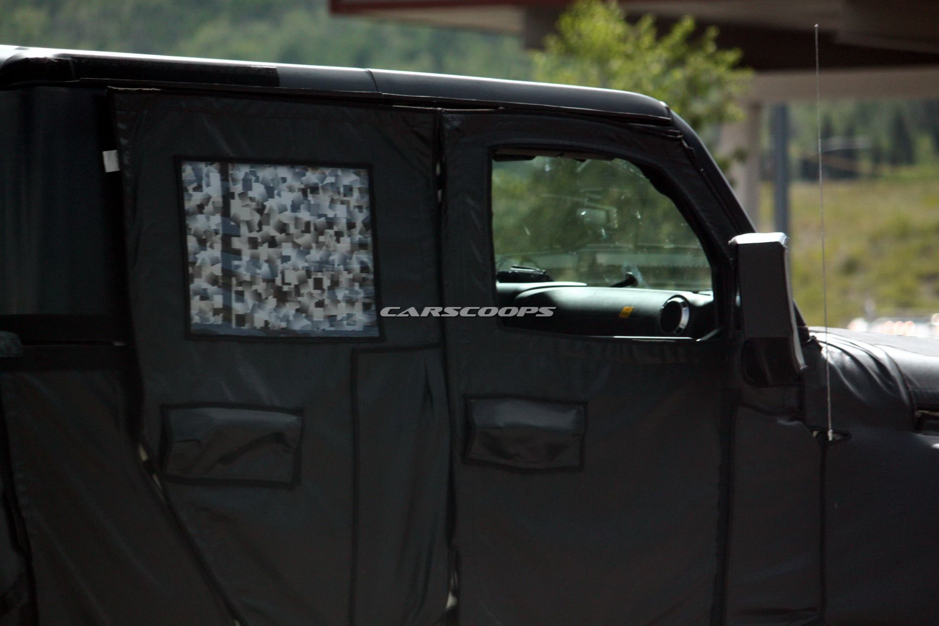 Jeep-Wrangler-Pickup-Scrambler 47 2019 Jeep Scrambler: Here’s What To Expect From The JL-Based Pickup Truck