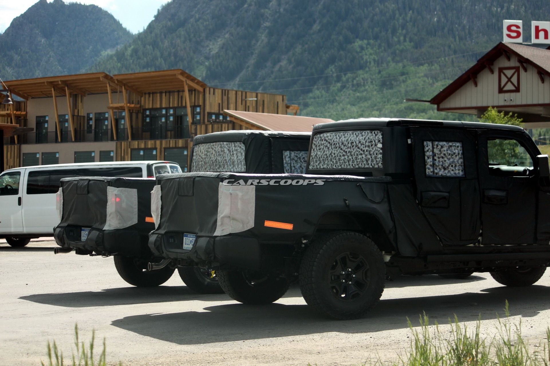 Jeep-Wrangler-Pickup-Scrambler 53 2019 Jeep Scrambler: Here’s What To Expect From The JL-Based Pickup Truck