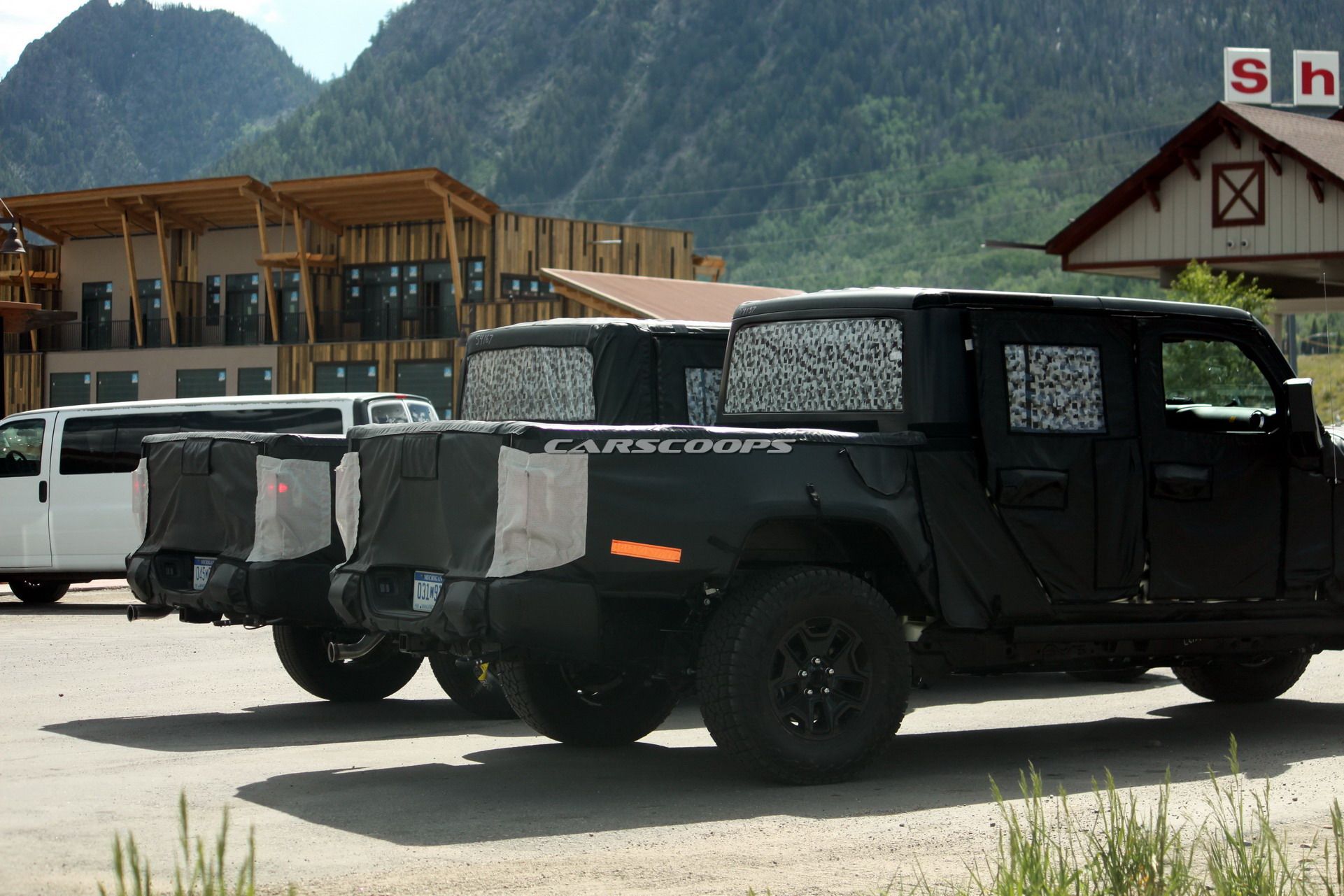 Jeep-Wrangler-Pickup-Scrambler 54 2019 Jeep Scrambler: Here’s What To Expect From The JL-Based Pickup Truck