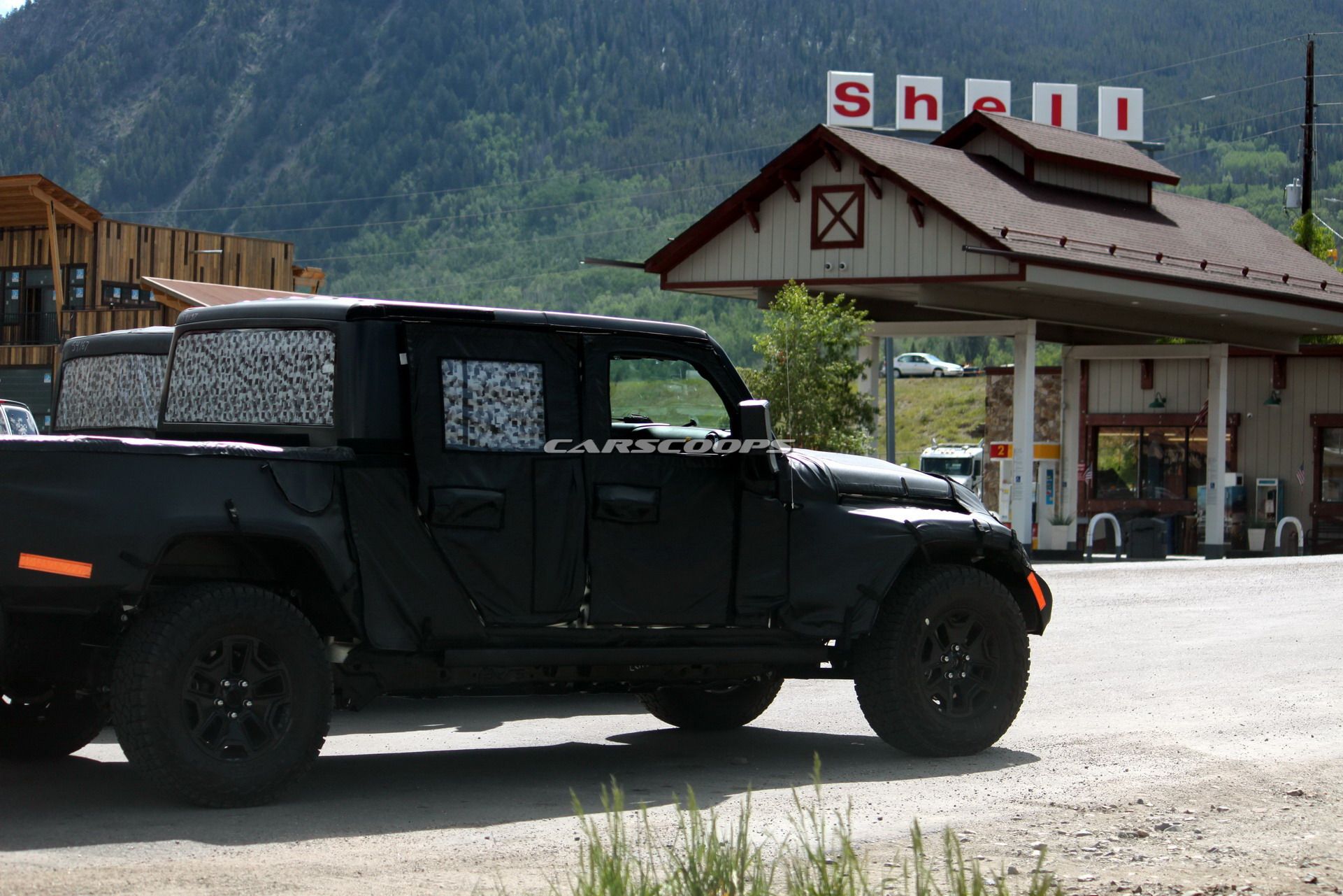 Jeep-Wrangler-Pickup-Scrambler 56 2019 Jeep Scrambler: Here’s What To Expect From The JL-Based Pickup Truck