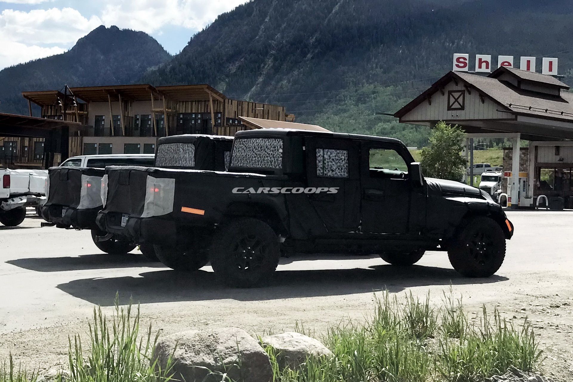 Jeep-Wrangler-Pickup-Scrambler 67 2019 Jeep Scrambler: Here’s What To Expect From The JL-Based Pickup Truck