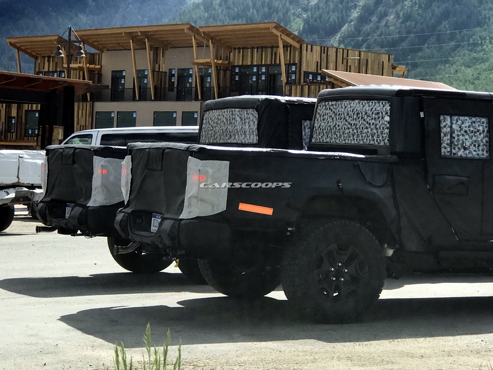 Jeep-Wrangler-Pickup-Scrambler 68 2019 Jeep Scrambler: Here’s What To Expect From The JL-Based Pickup Truck