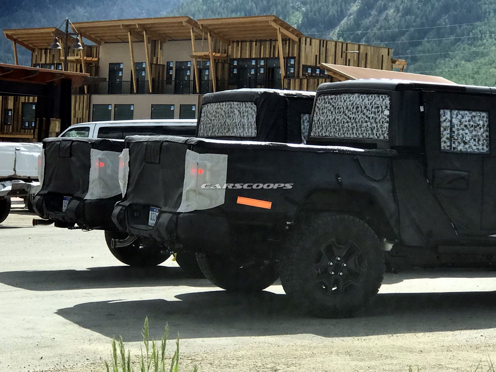 Jeep-Wrangler-Pickup-Scrambler 69 2019 Jeep Scrambler: Here’s What To Expect From The JL-Based Pickup Truck