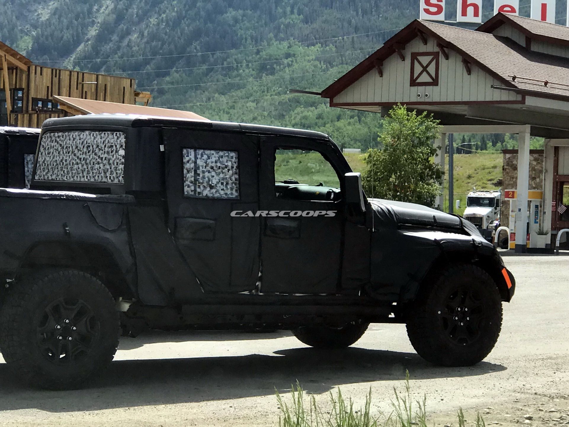 Jeep-Wrangler-Pickup-Scrambler 71 2019 Jeep Scrambler: Here’s What To Expect From The JL-Based Pickup Truck